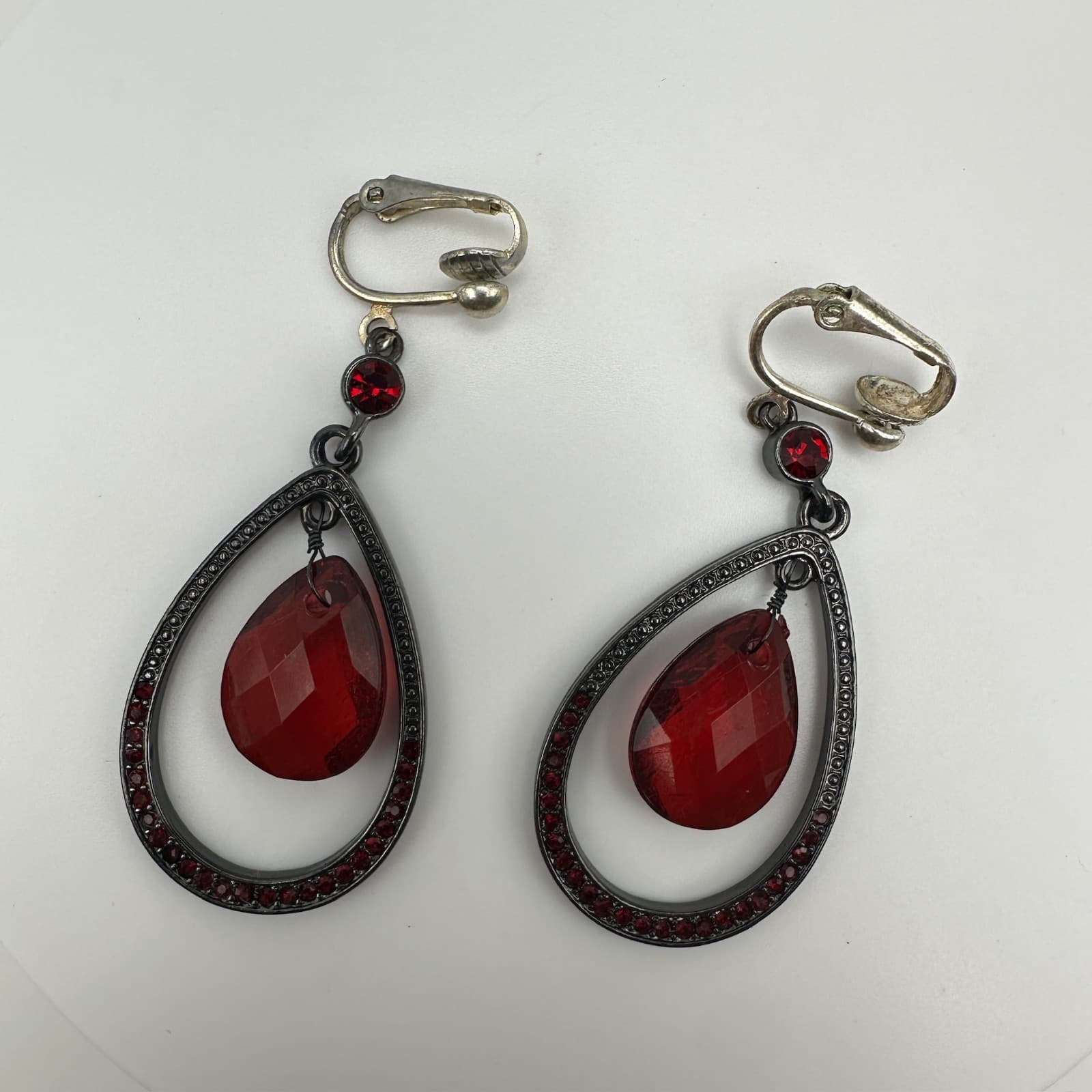 Vintage 80s Teardrop Drop Dangle Earrings Red Rhinestone Gun Women's Jewelry - Thumbnail 3