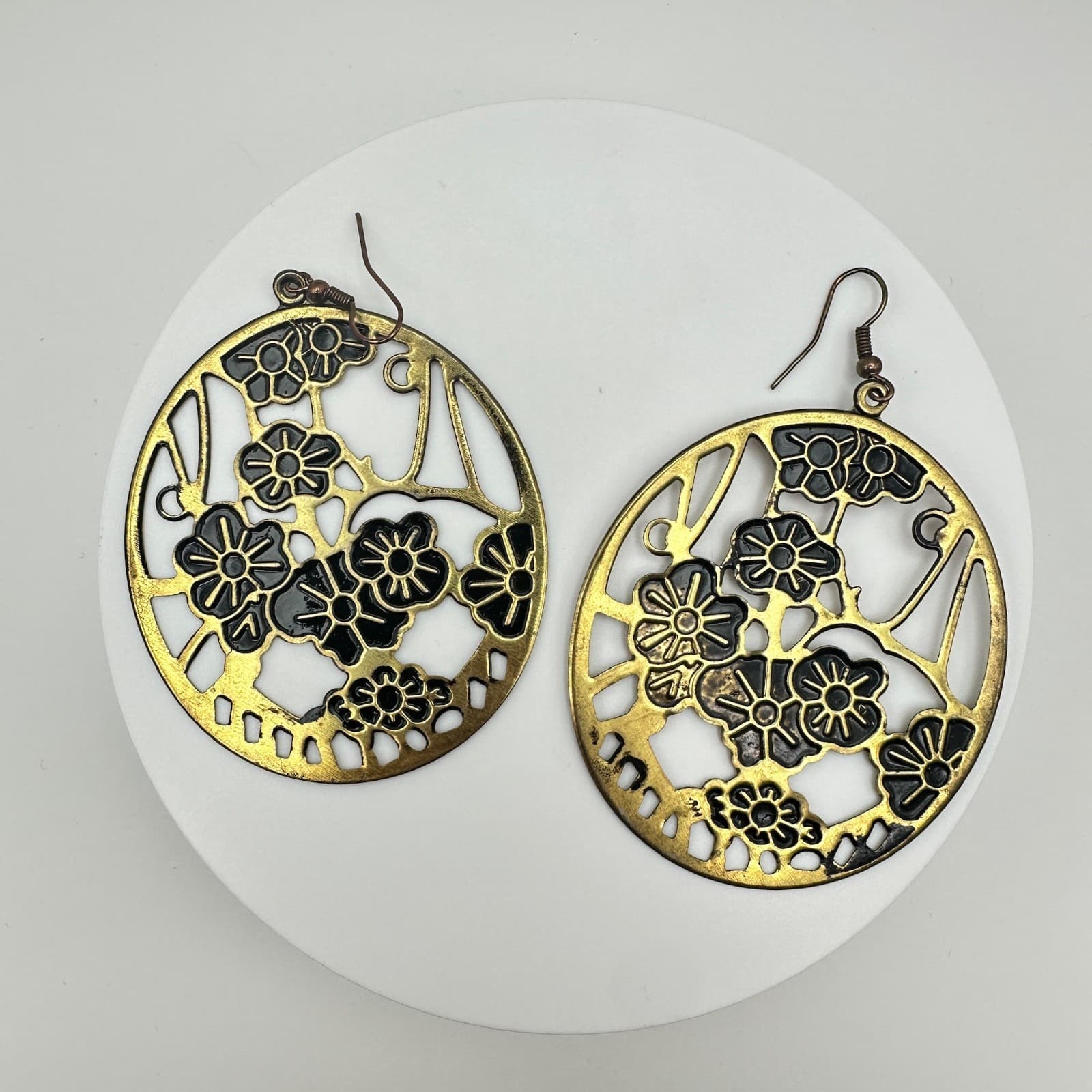VTG Black Floral Openwork Dangle Earrings Gold Tone Women's Jewellery - Thumbnail 6