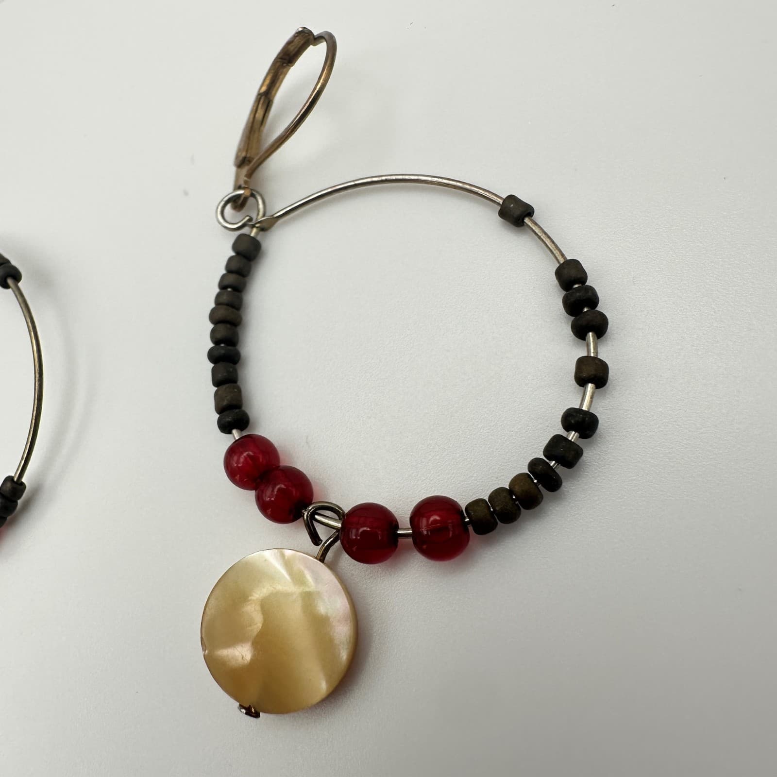 VTG Handmade Boho Black Wood Bead MOP Shell Dangle Earrings Gold Tone - Thumbnail 7