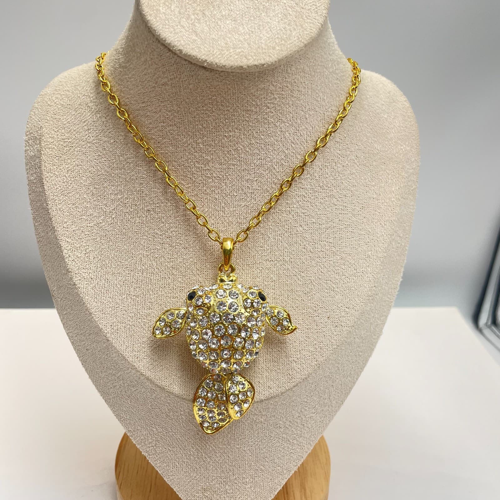 Vintage 90s Gold Tone Fish Pendant Necklace Clear Glass Classic Fashion Jewelry - Thumbnail 2