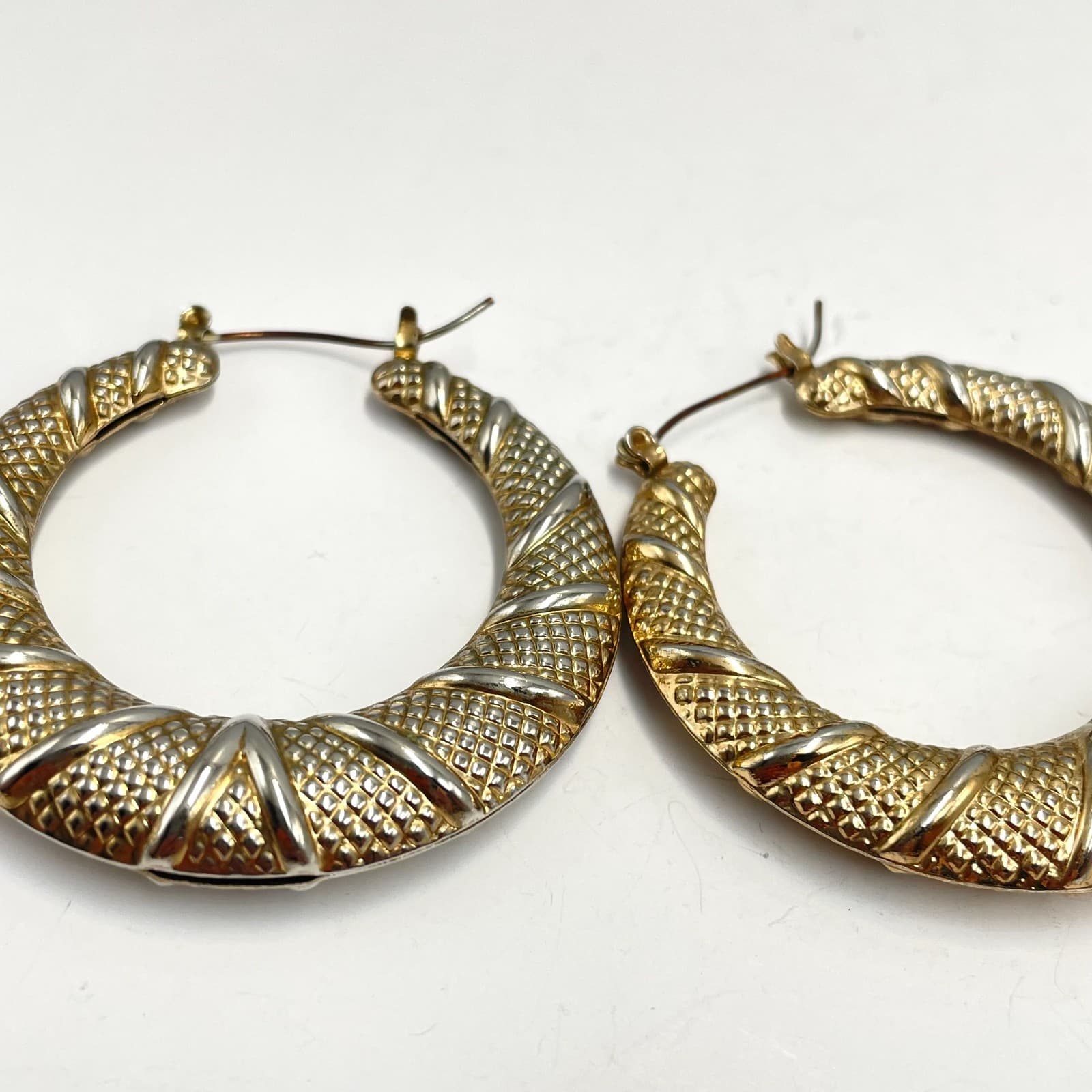 Vintage 90s Two Tone Textured Hoop Earrings Large Bold Fashion Retro Jewelry - Thumbnail 2