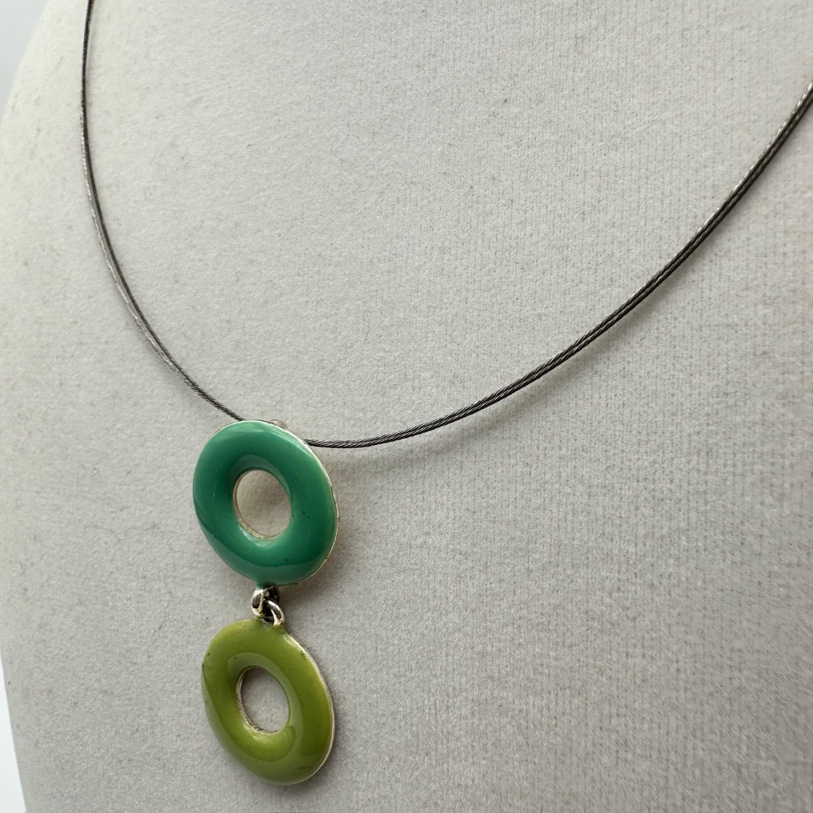 Vintage Green Enamel Double Ring Pendant Necklace Dark Wire Women's Jewellery - Thumbnail 4