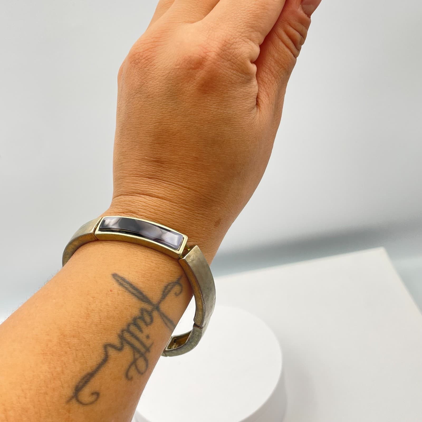 Vintage 90s GoldTone Stretch Bracelet Grey Black Marble Glass Chunky Cuff Bangle - Thumbnail 7