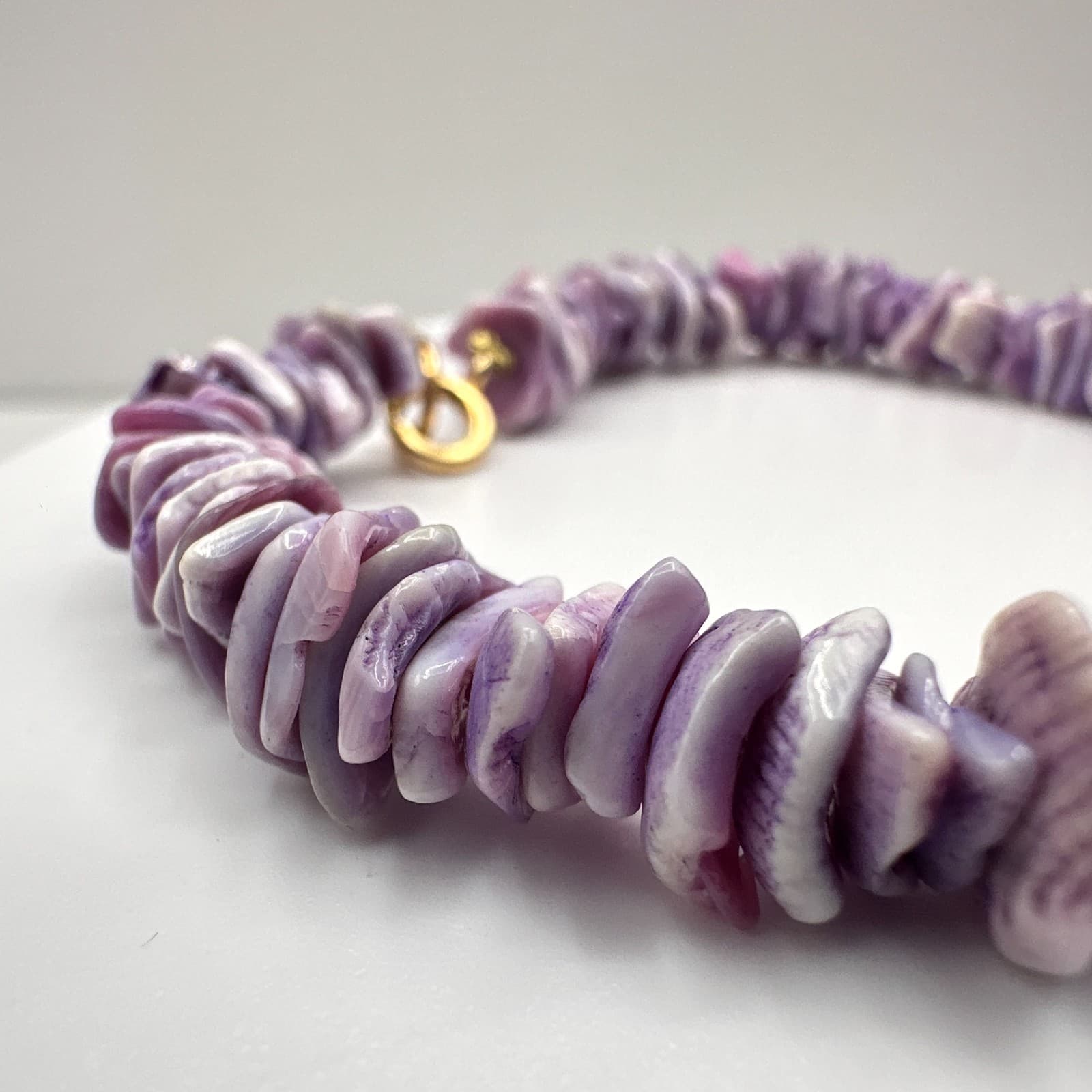 Vintage 90s Purple Shell Chip Heishe Bracelet Gold Tone Boho Women's Jewelry - Thumbnail 6