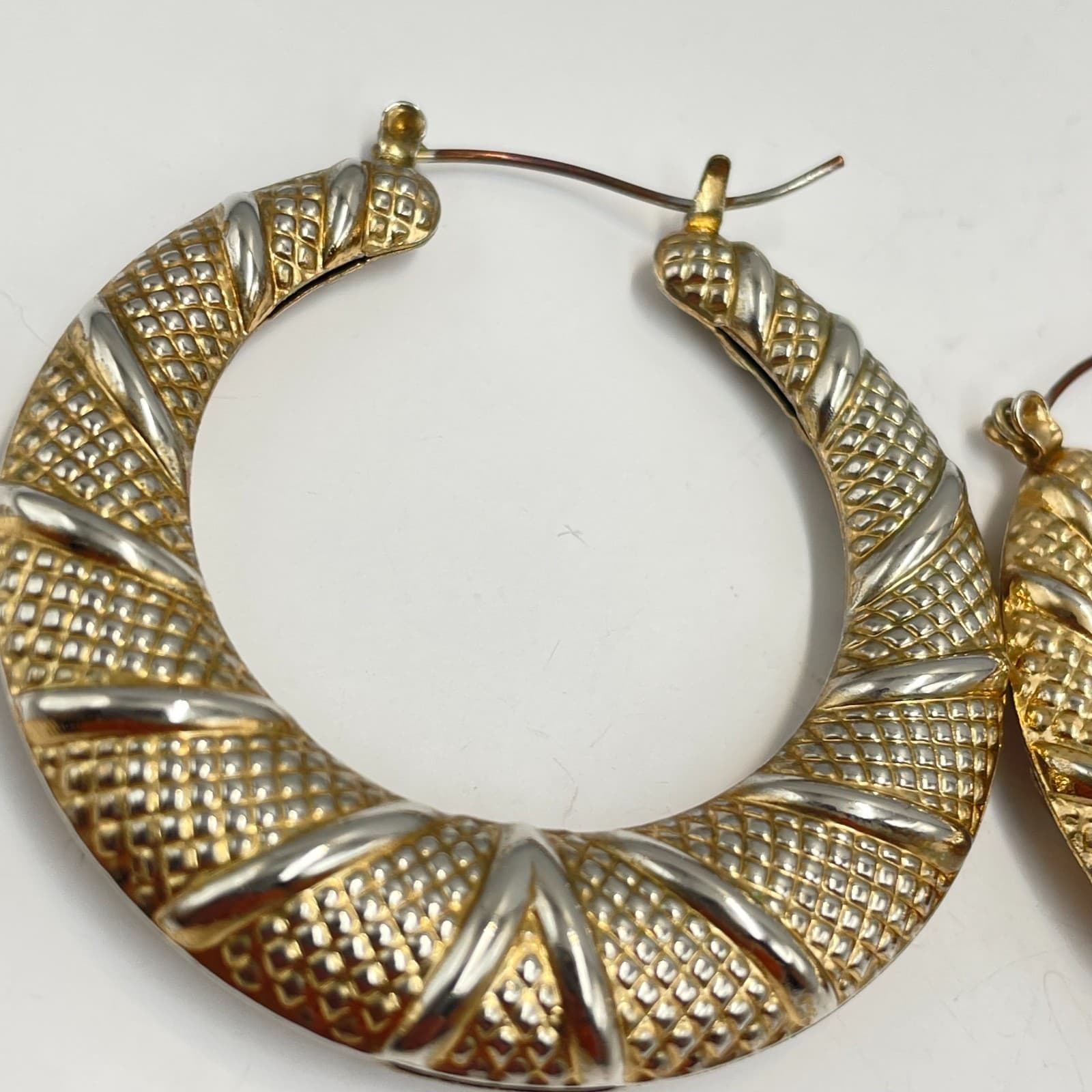 Vintage 90s Two Tone Textured Hoop Earrings Large Bold Fashion Retro Jewelry - Thumbnail 3