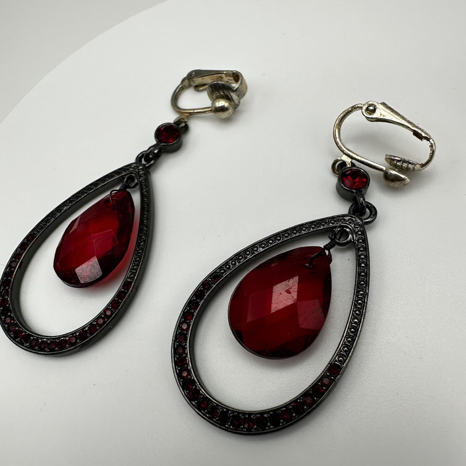 Vintage 80s Teardrop Drop Dangle Earrings Red Rhinestone Gun Women's Jewelry - Thumbnail 5