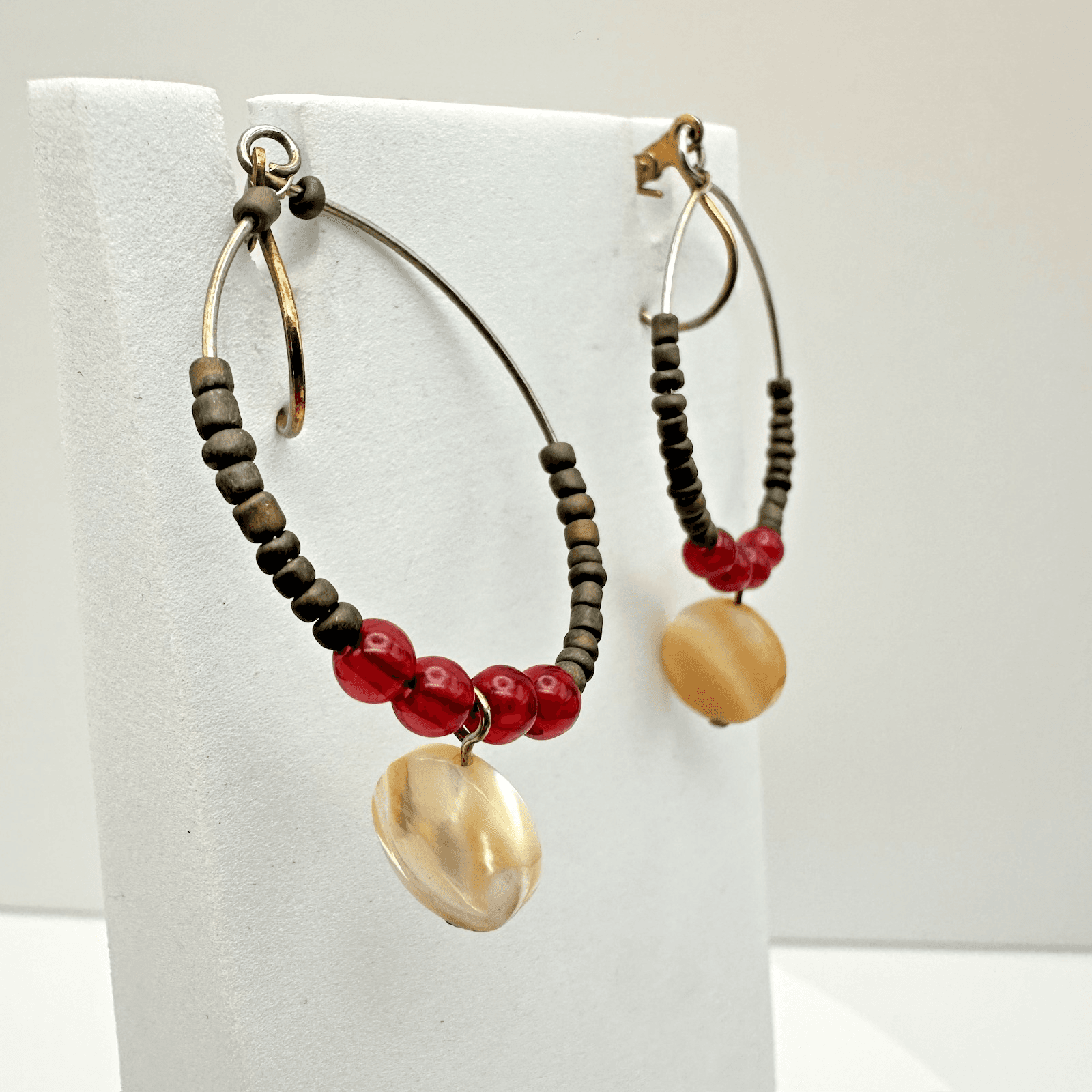 VTG Handmade Boho Black Wood Bead MOP Shell Dangle Earrings Gold Tone - Thumbnail 2