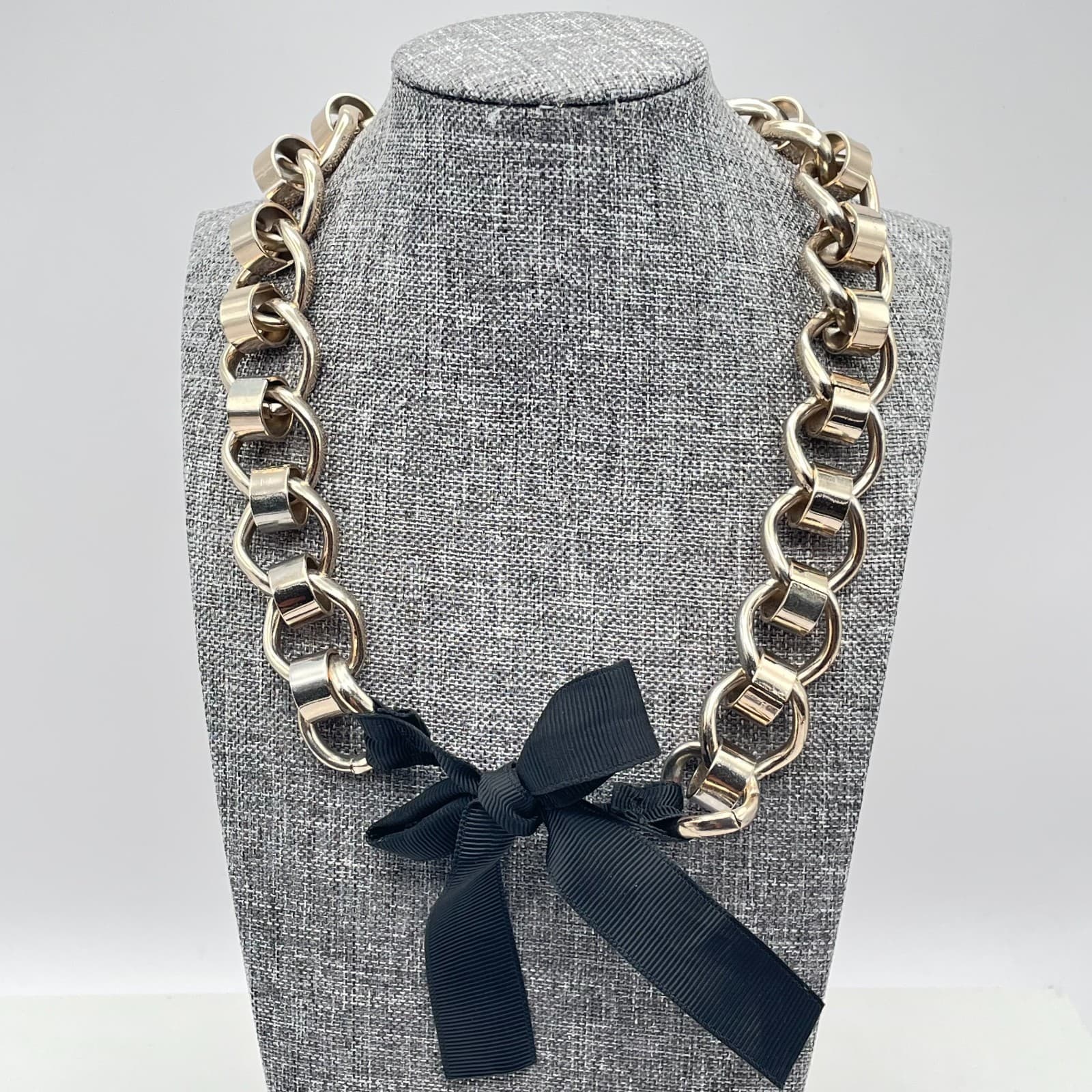 Vintage 90s Chunky Gold Tone Chain Necklace Black Ribbon Bow Accent Jewelry - Thumbnail 2