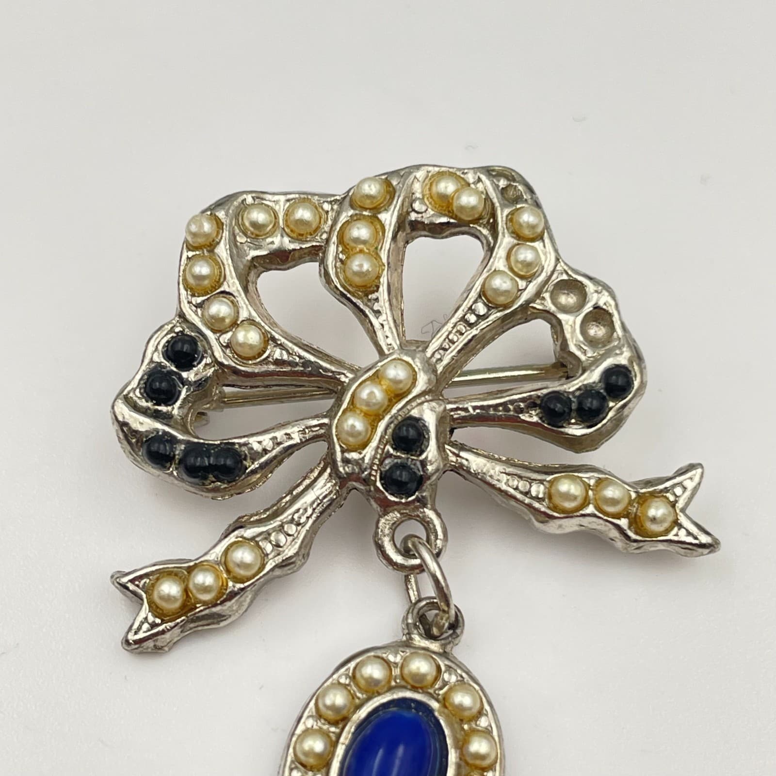 Vintage 90s Silver Tone Faux Pearl Blue Cabochon Dangle Bow Brooch Pin Jewelry - Thumbnail 5