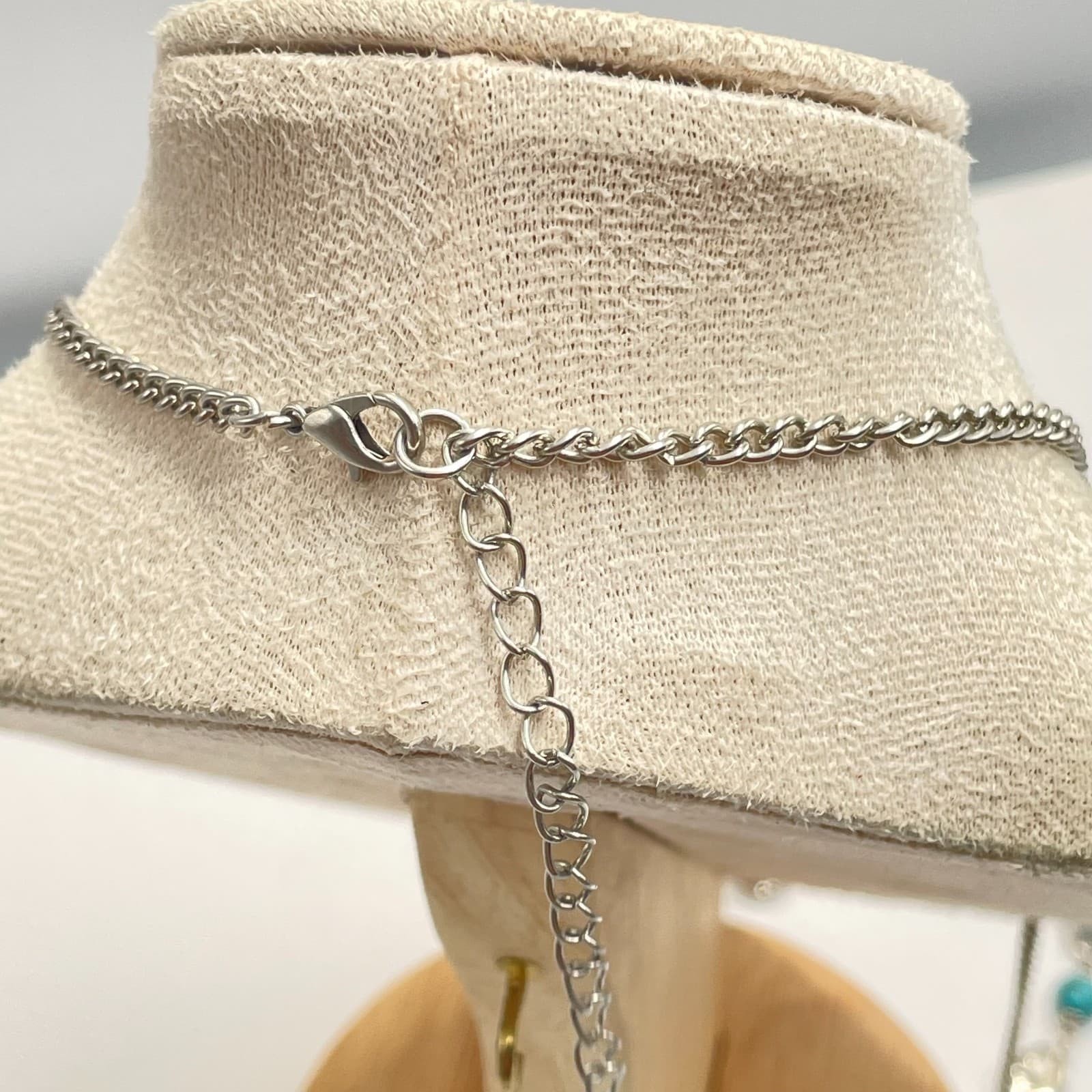 Vintage 90s Blue Faux Turquoise Teardrop Pendant Silver Tone Necklace Boho Style - Thumbnail 7