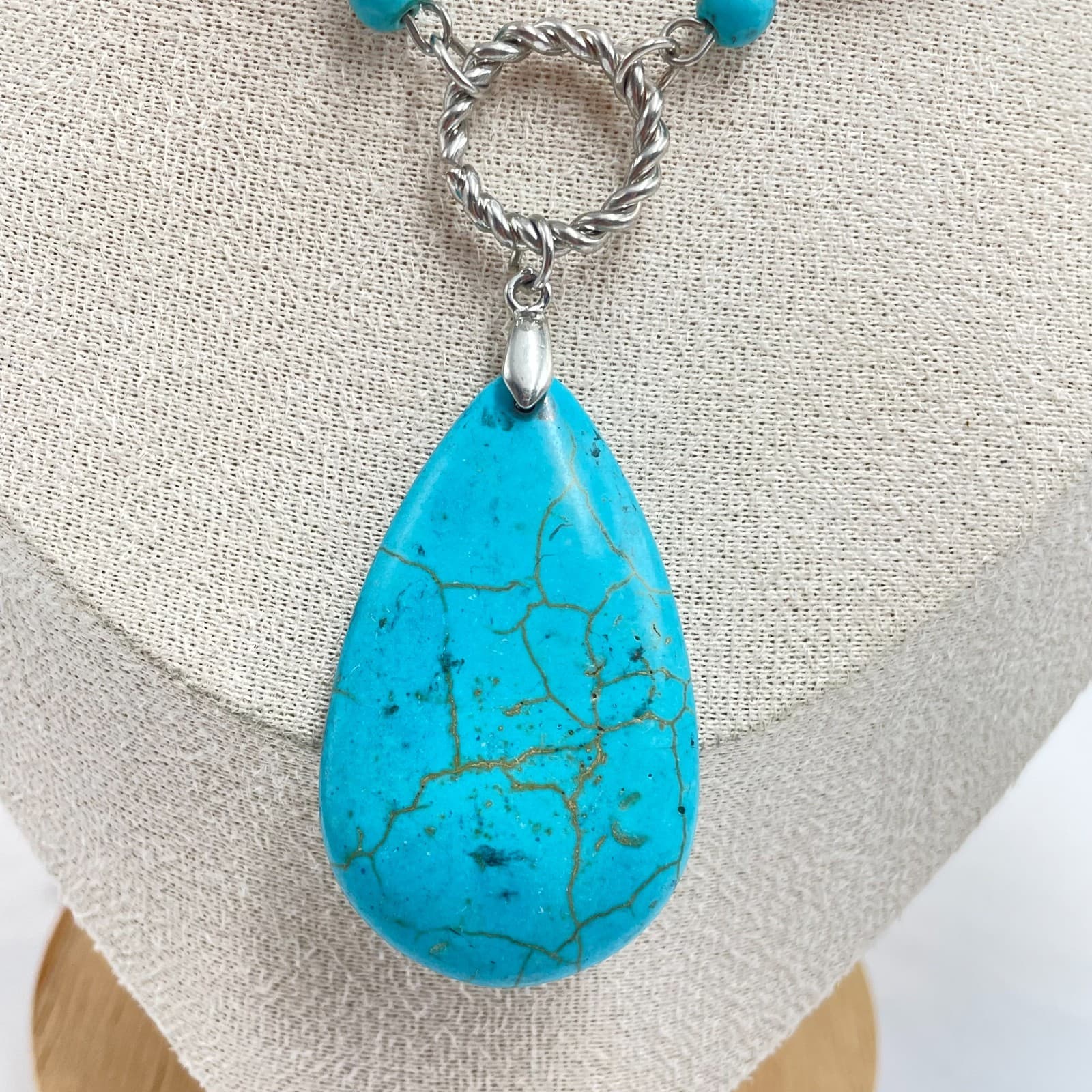 Vintage 90s Blue Faux Turquoise Teardrop Pendant Silver Tone Necklace Boho Style - Thumbnail 5