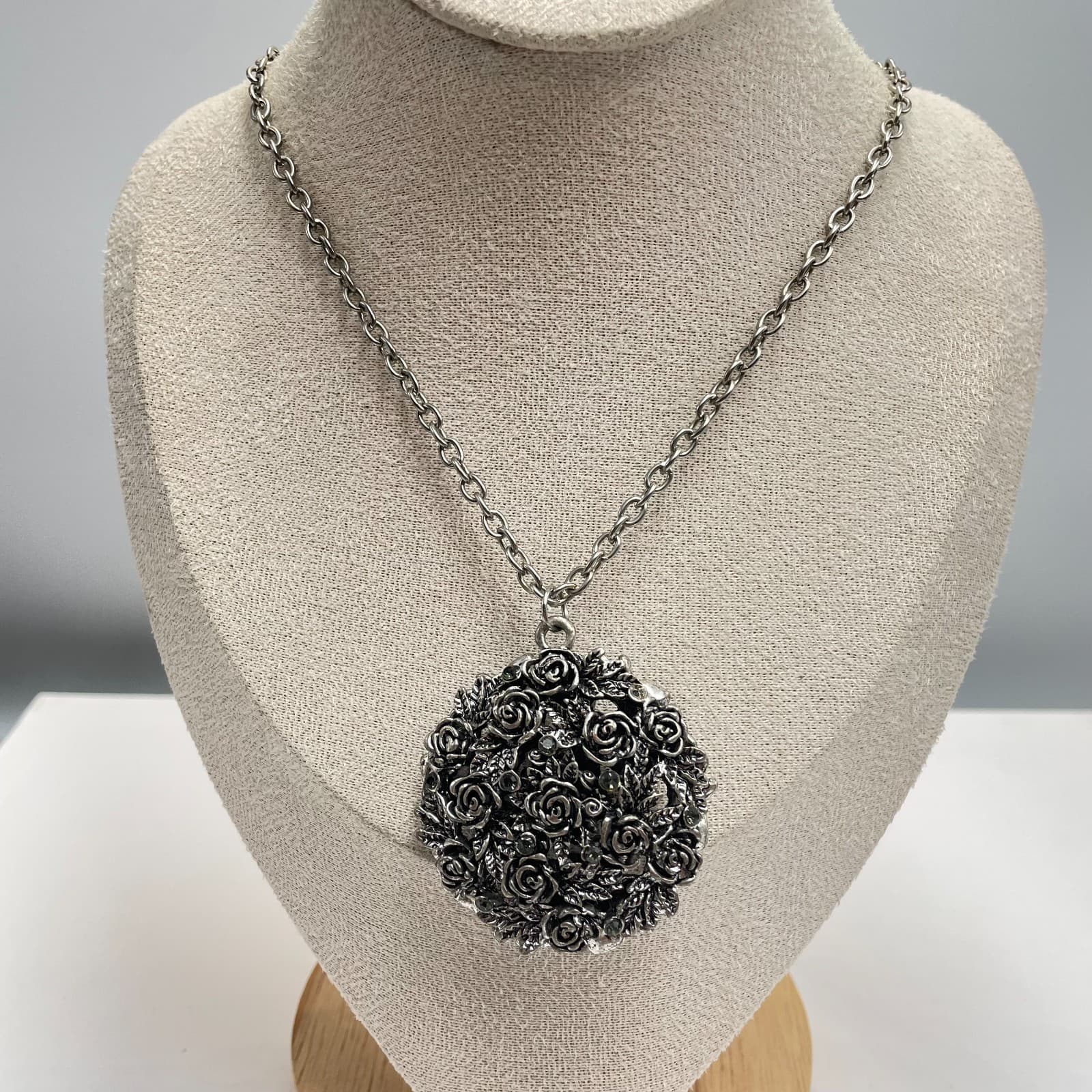 Vintage 90s Silver Tone Floral Rose Cluster Pendant Necklace Glass Rhinestone - Thumbnail 3