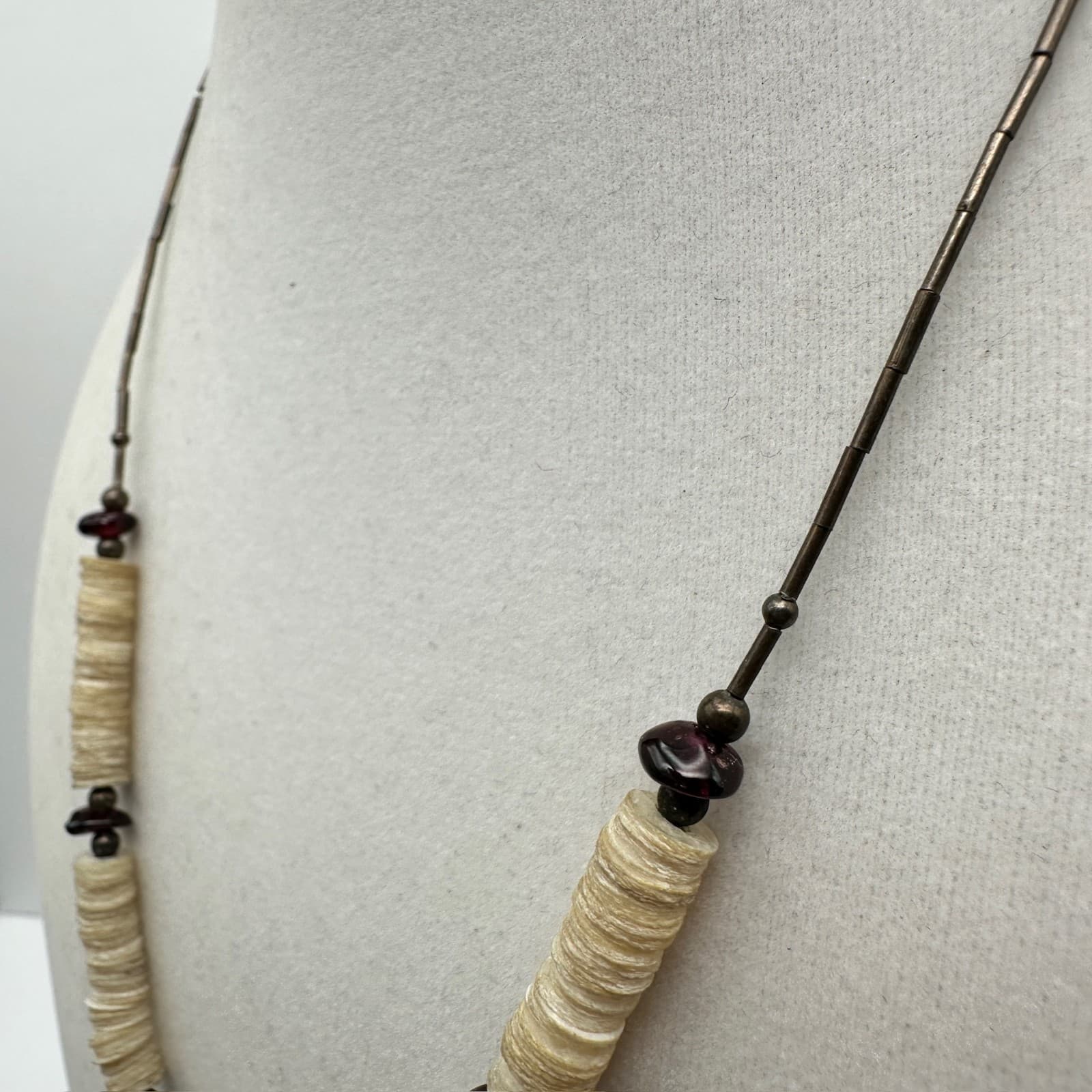 Vintage Off-White Shell Heishi Necklace Red Glass Beaded Women's Jewellery - Thumbnail 4