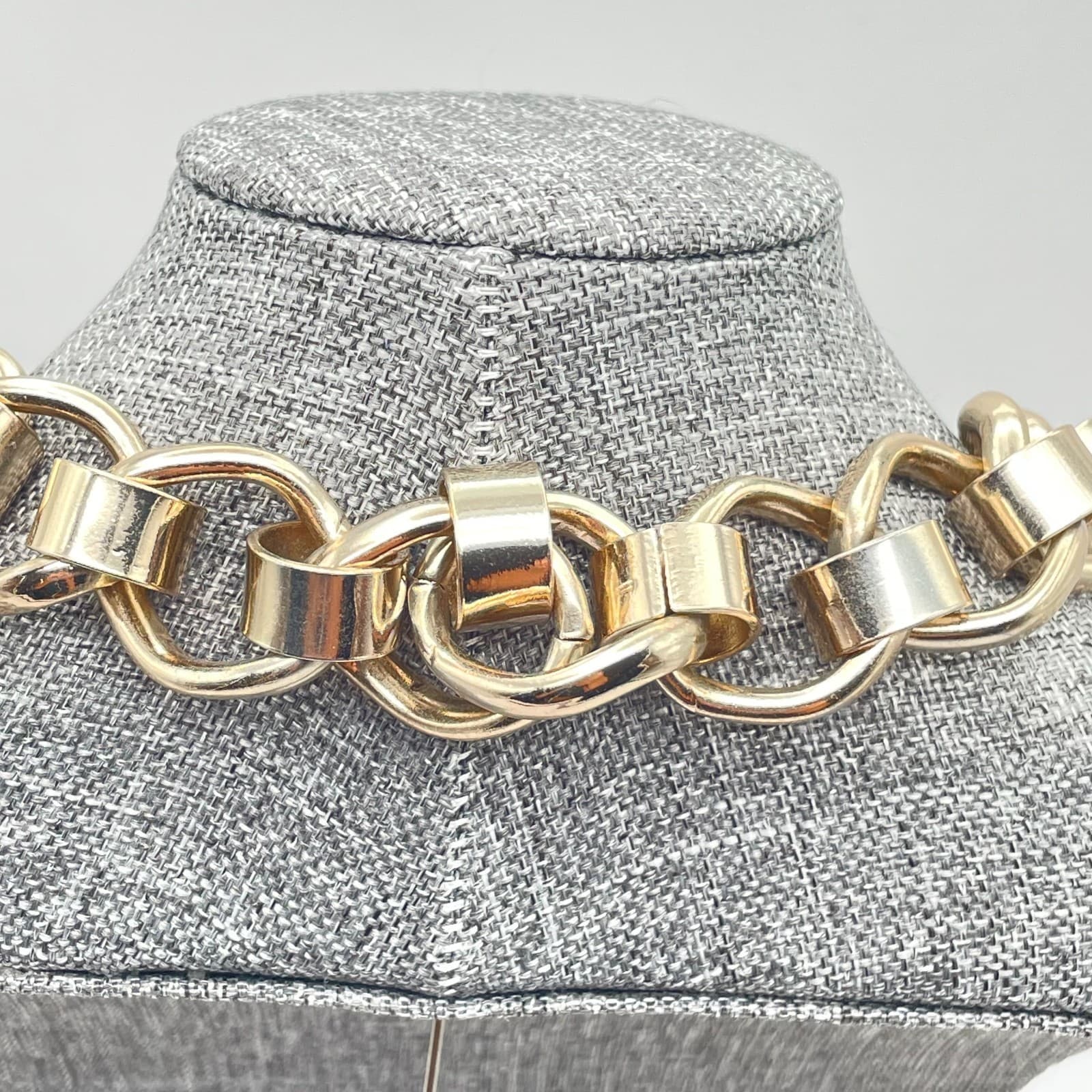 Vintage 90s Chunky Gold Tone Chain Necklace Black Ribbon Bow Accent Jewelry - Thumbnail 7