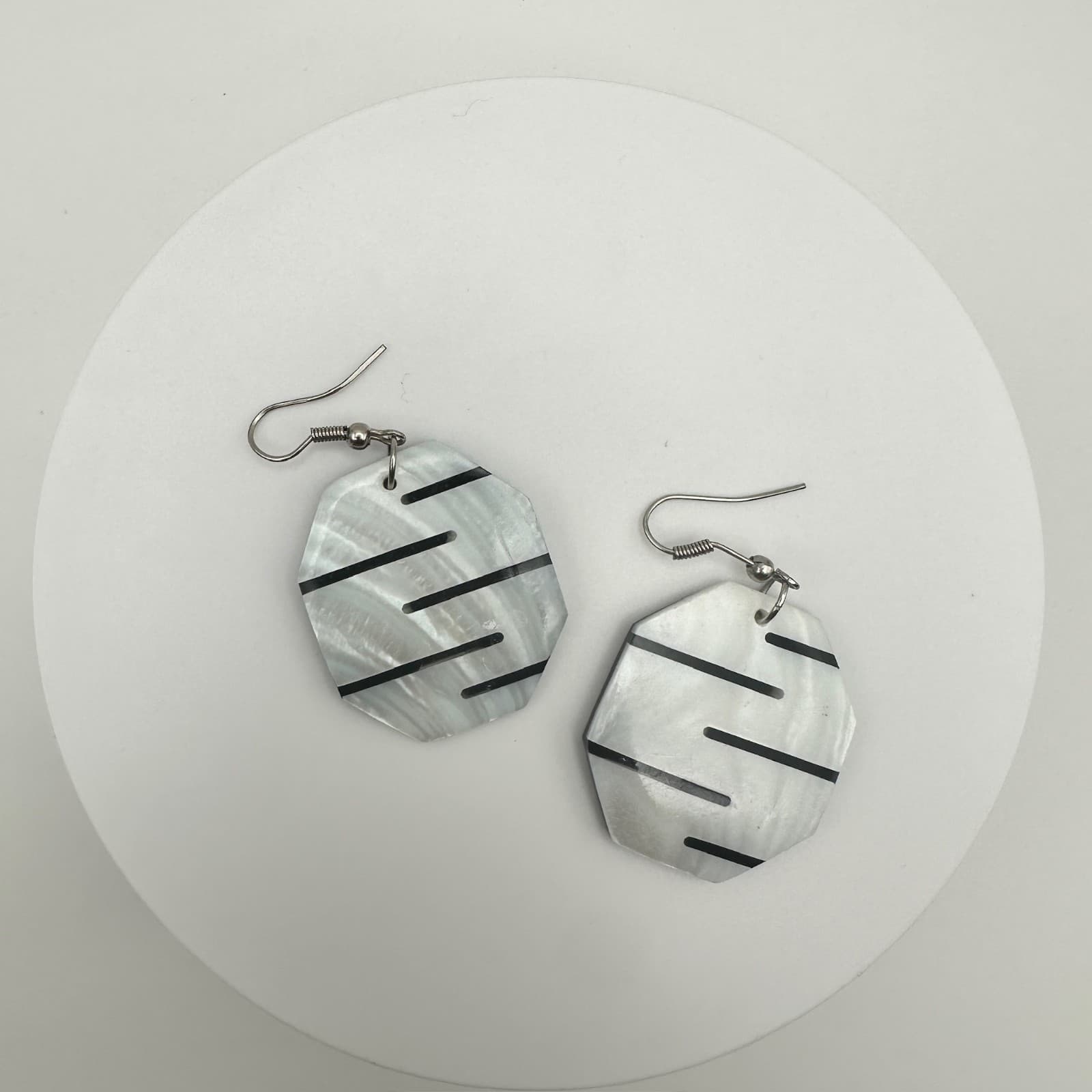 Vintage Y2K Geometric Mother of Pearl Inlaid Black Stripe Dangle Earrings Hook - Thumbnail 5