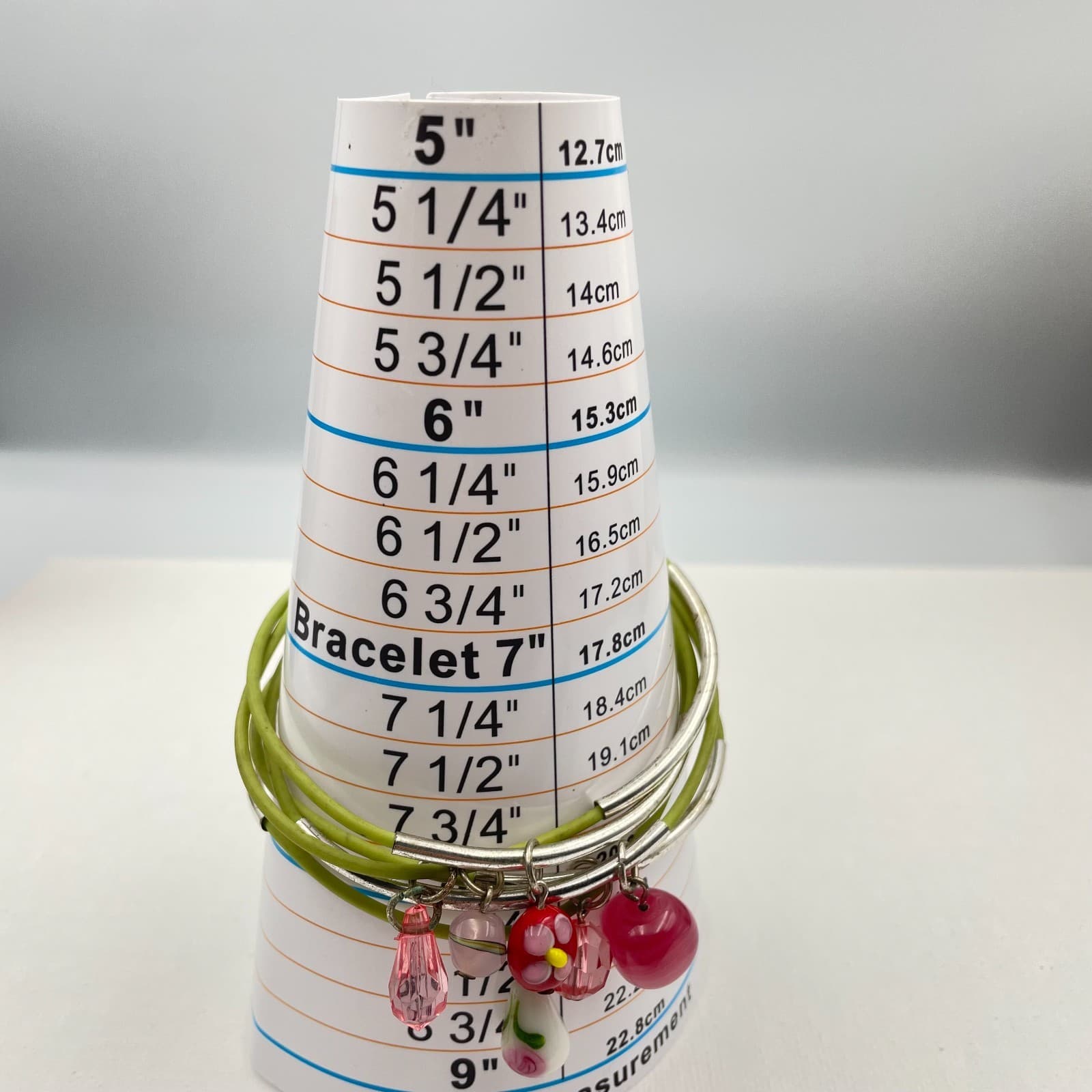 Vintage Y2K Lime Green Rubber Floral Charms Beaded Silver Tone Wire Bangle Set - Thumbnail 5