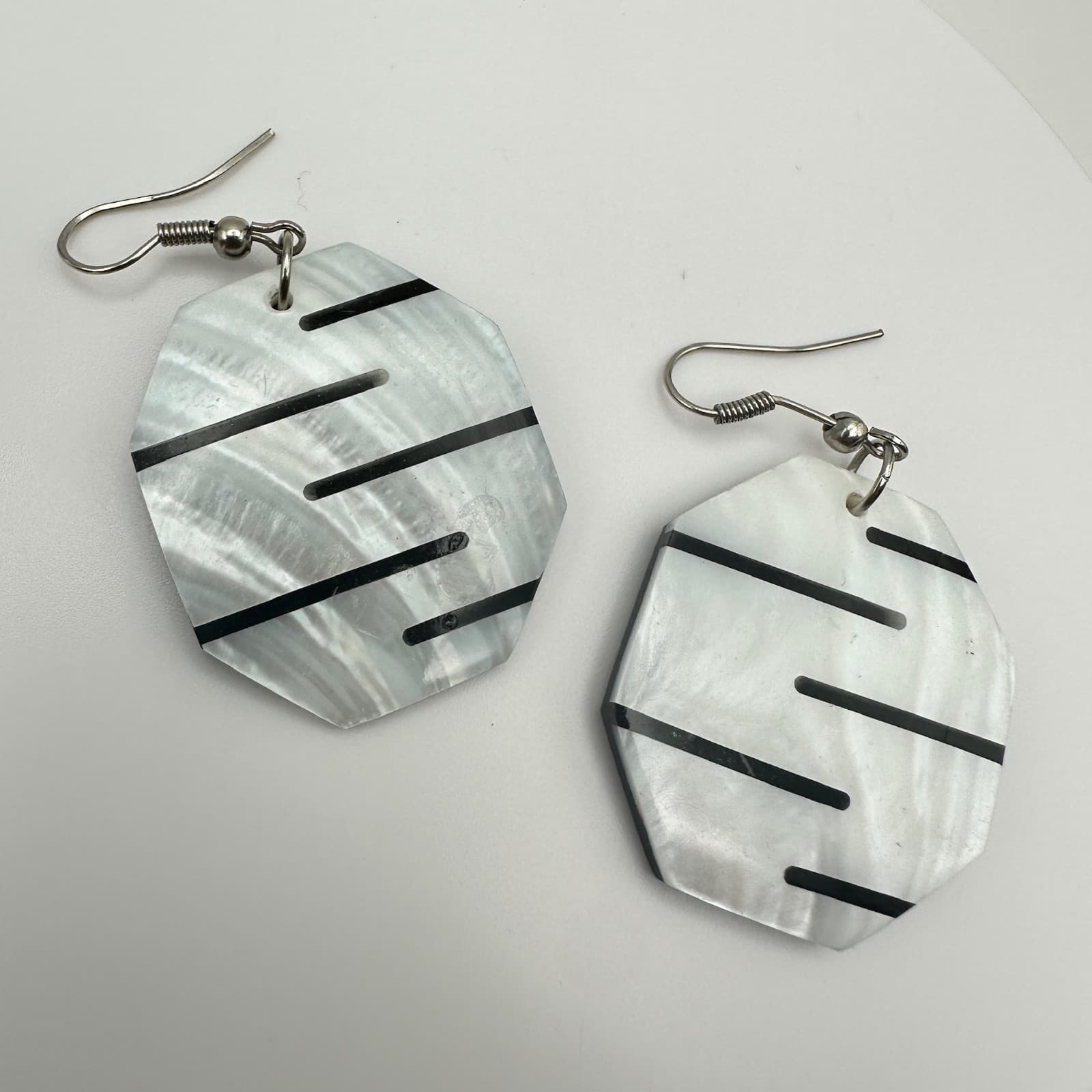 Vintage Y2K Geometric Mother of Pearl Inlaid Black Stripe Dangle Earrings Hook - Thumbnail 6