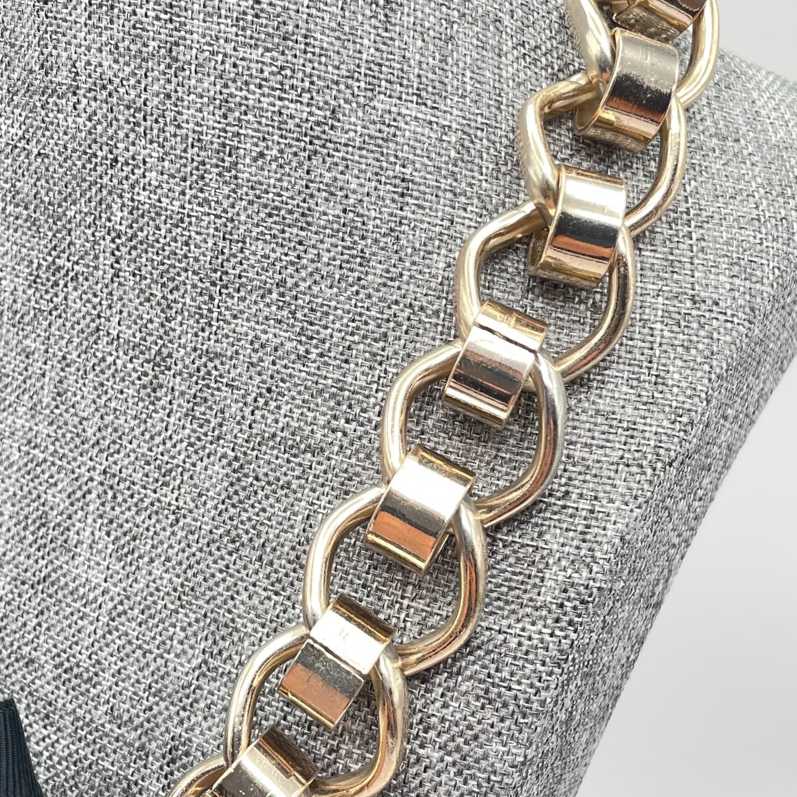 Vintage 90s Chunky Gold Tone Chain Necklace Black Ribbon Bow Accent Jewelry - Thumbnail 6