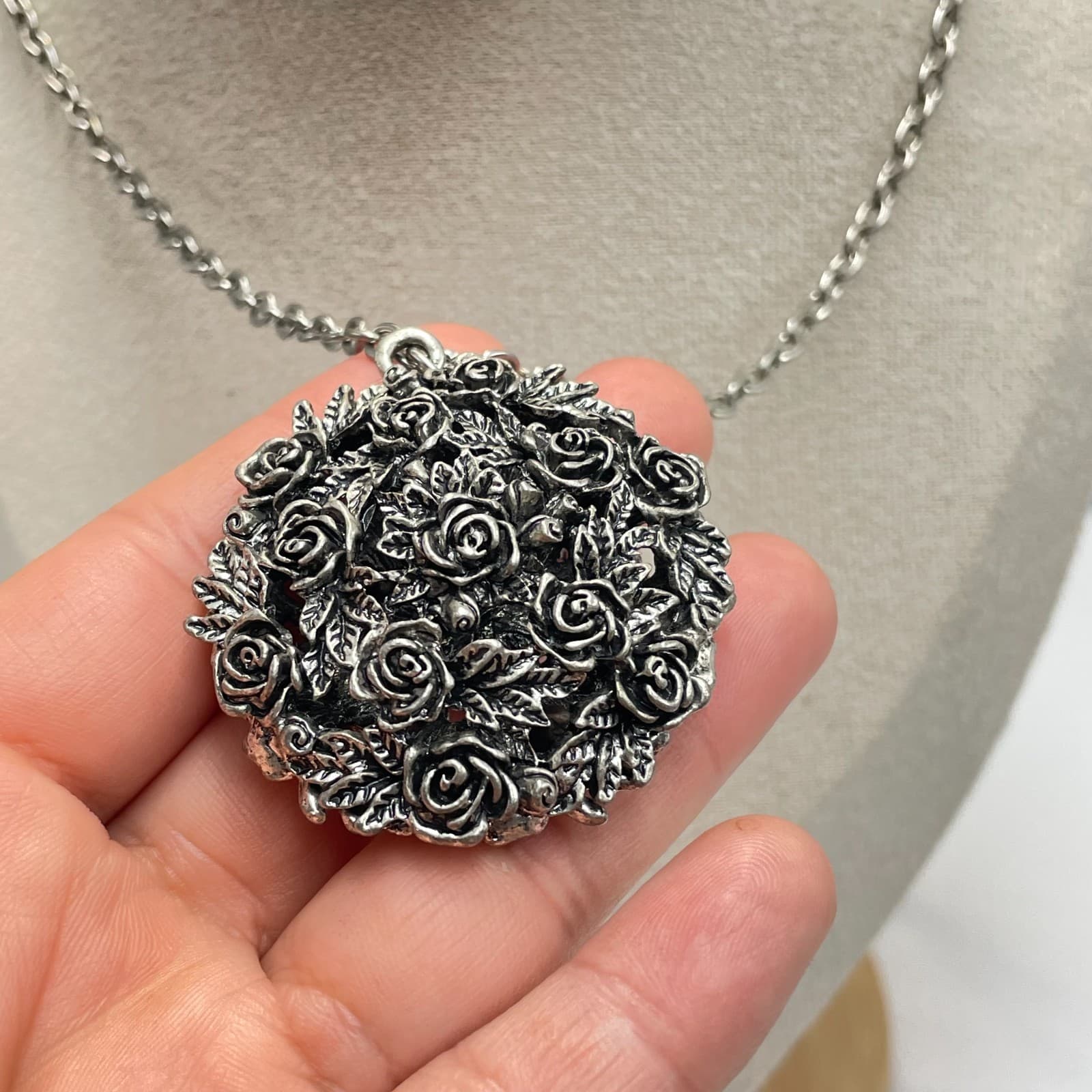 Vintage 90s Silver Tone Floral Rose Cluster Pendant Necklace Glass Rhinestone - Thumbnail 2