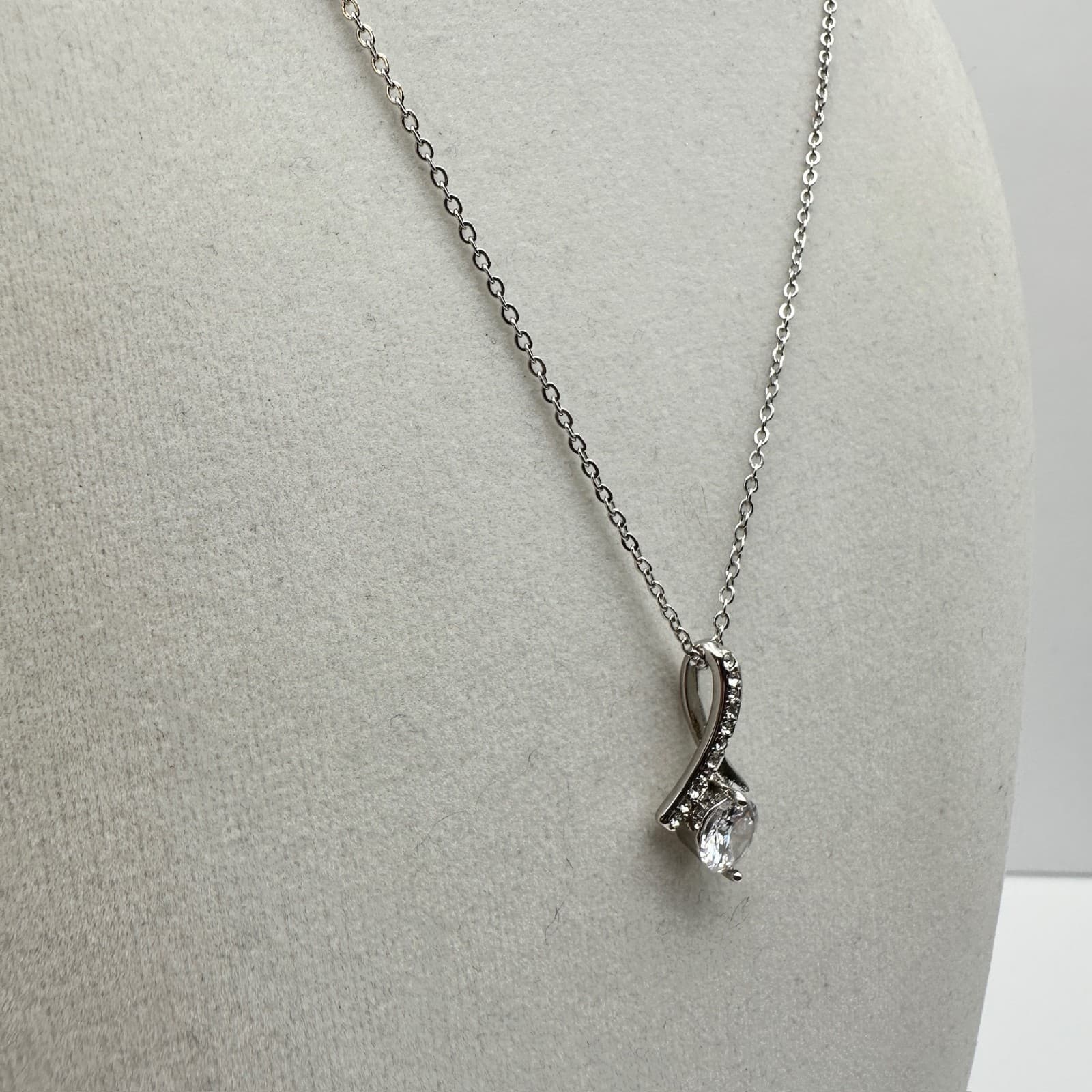 Vintage Silver Tone Cubic Zirconia Round Solitaire Necklace Women's Jewellery - Thumbnail 3