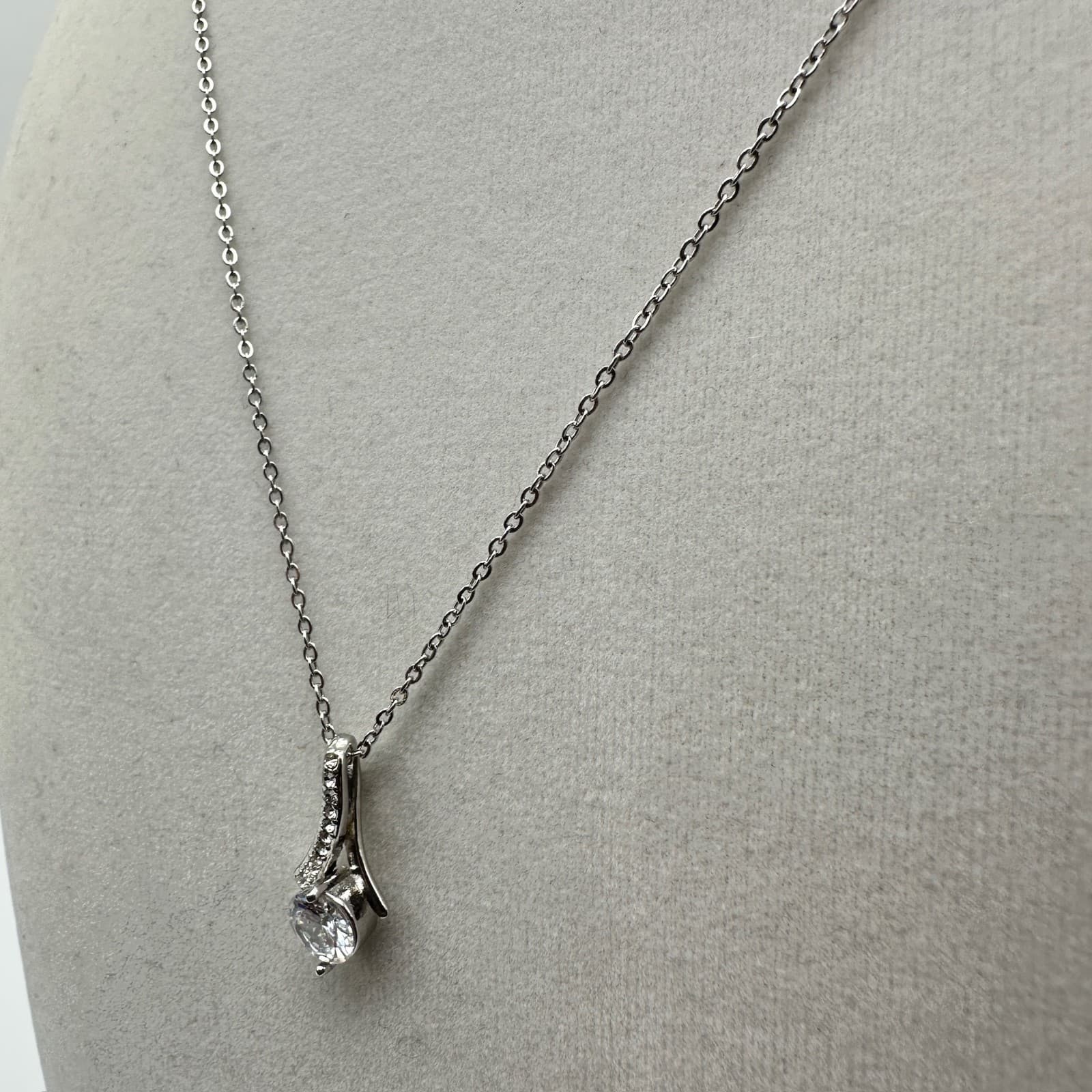 Vintage Silver Tone Cubic Zirconia Round Solitaire Necklace Women's Jewellery - Thumbnail 4