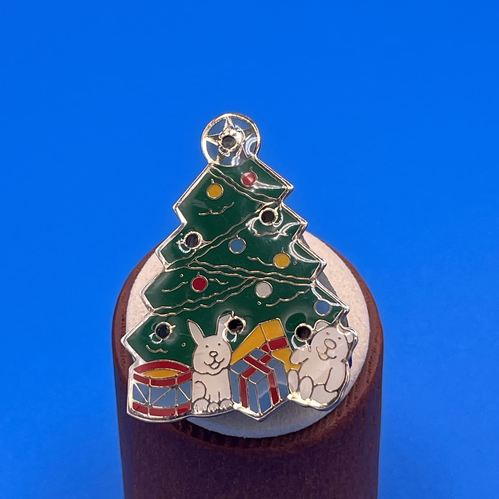 Vintage Christmas Tree Light Up Brooch Pin Toys Presents Enamel Silver Tone - Image 1