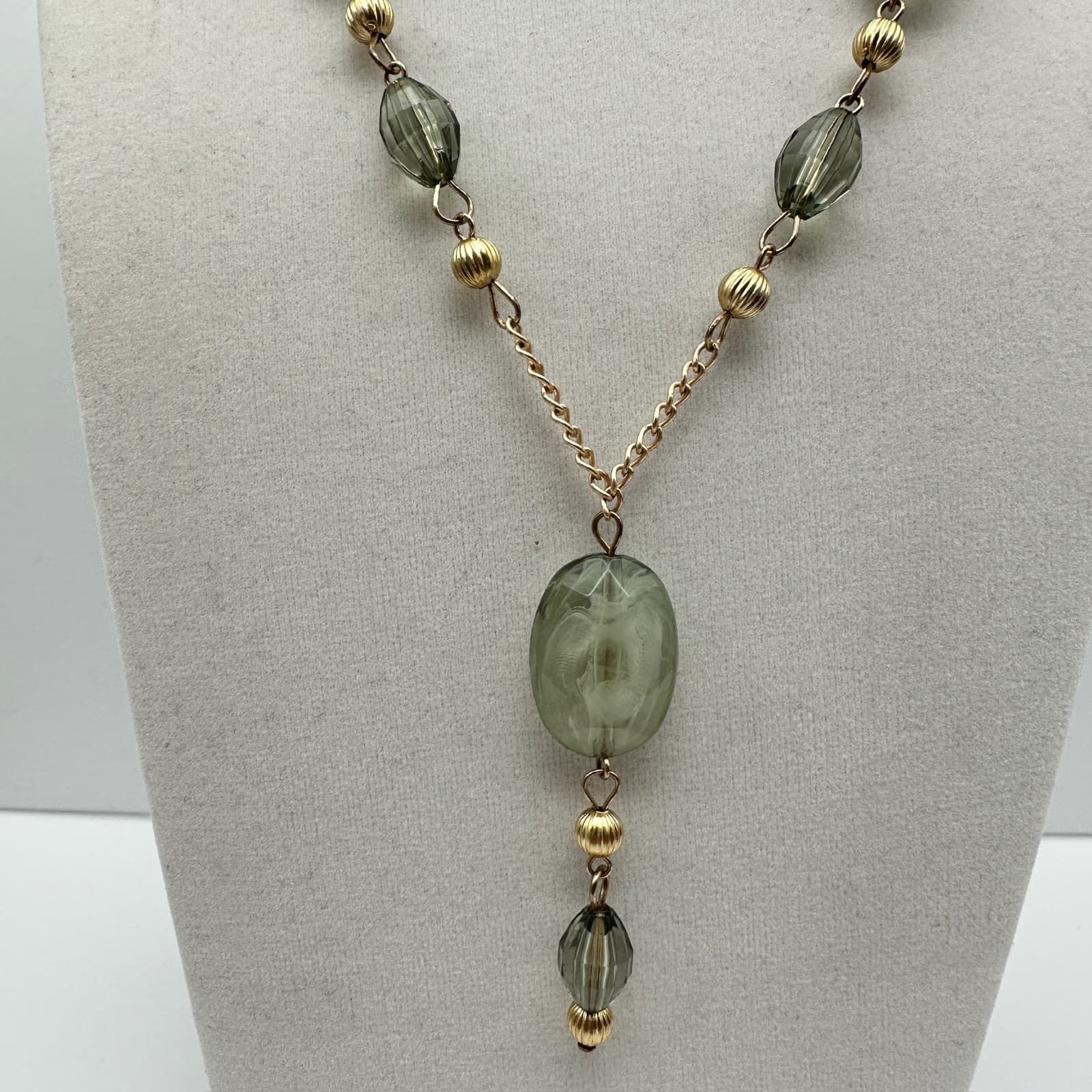 Vintage Gold Tone Chain Necklace Green Acrylic Glass Bead Drop Women's Jewellery - Thumbnail 2