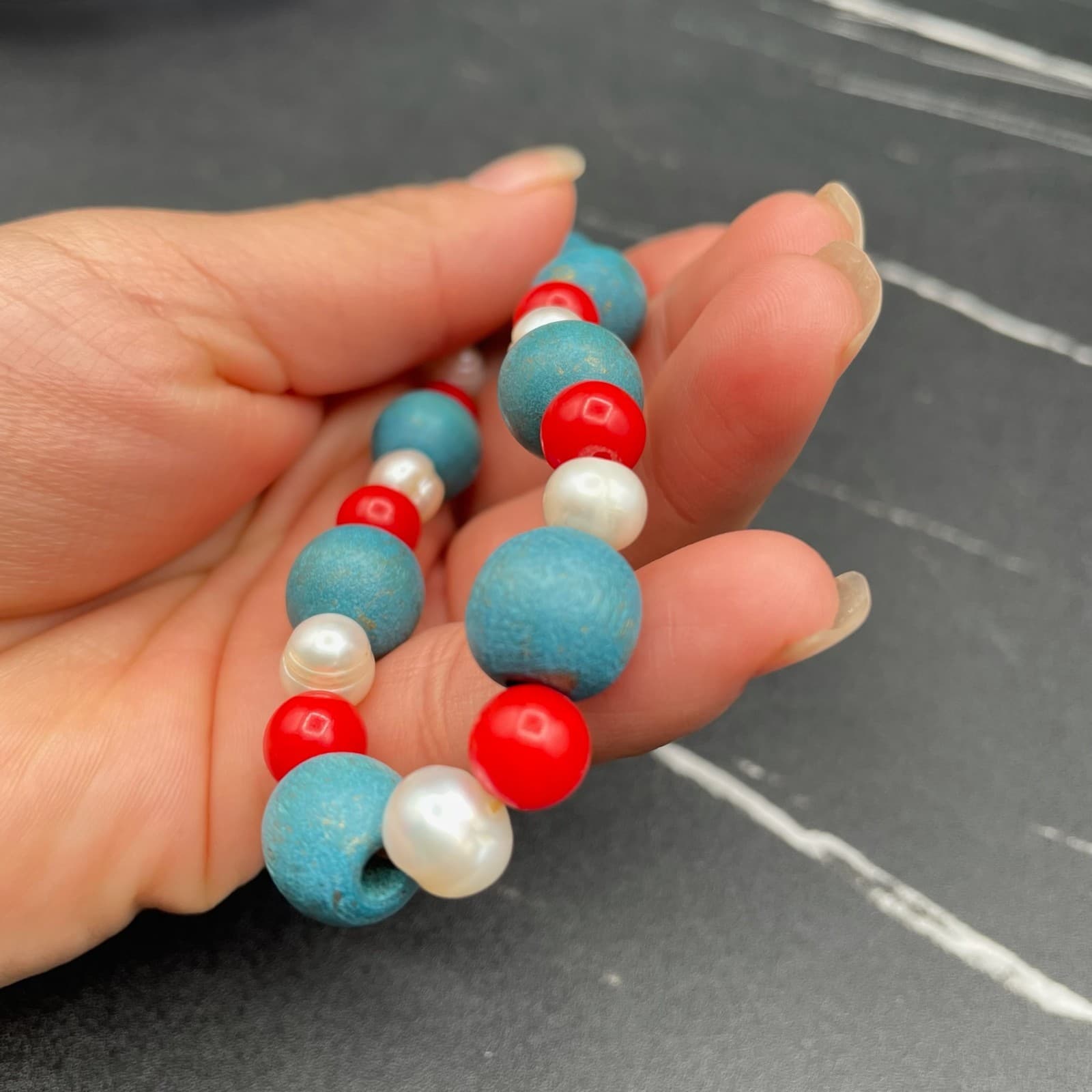 Vintage White Red Plastic Blue Wood Painted Round Elegant Beaded Bracelet - Thumbnail 2