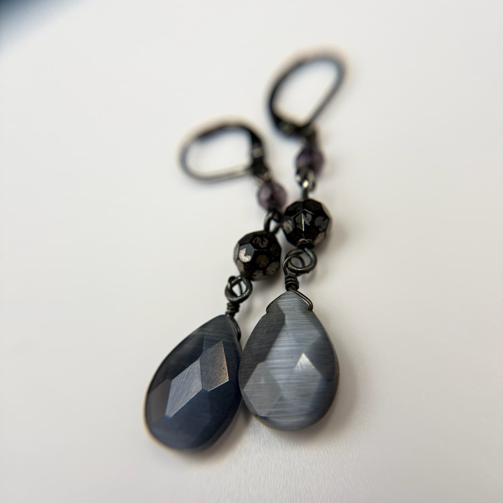 Vintage Faceted Gray Modern Classic Leverback Beaded Teardrop Dangle Earrings - Thumbnail 12