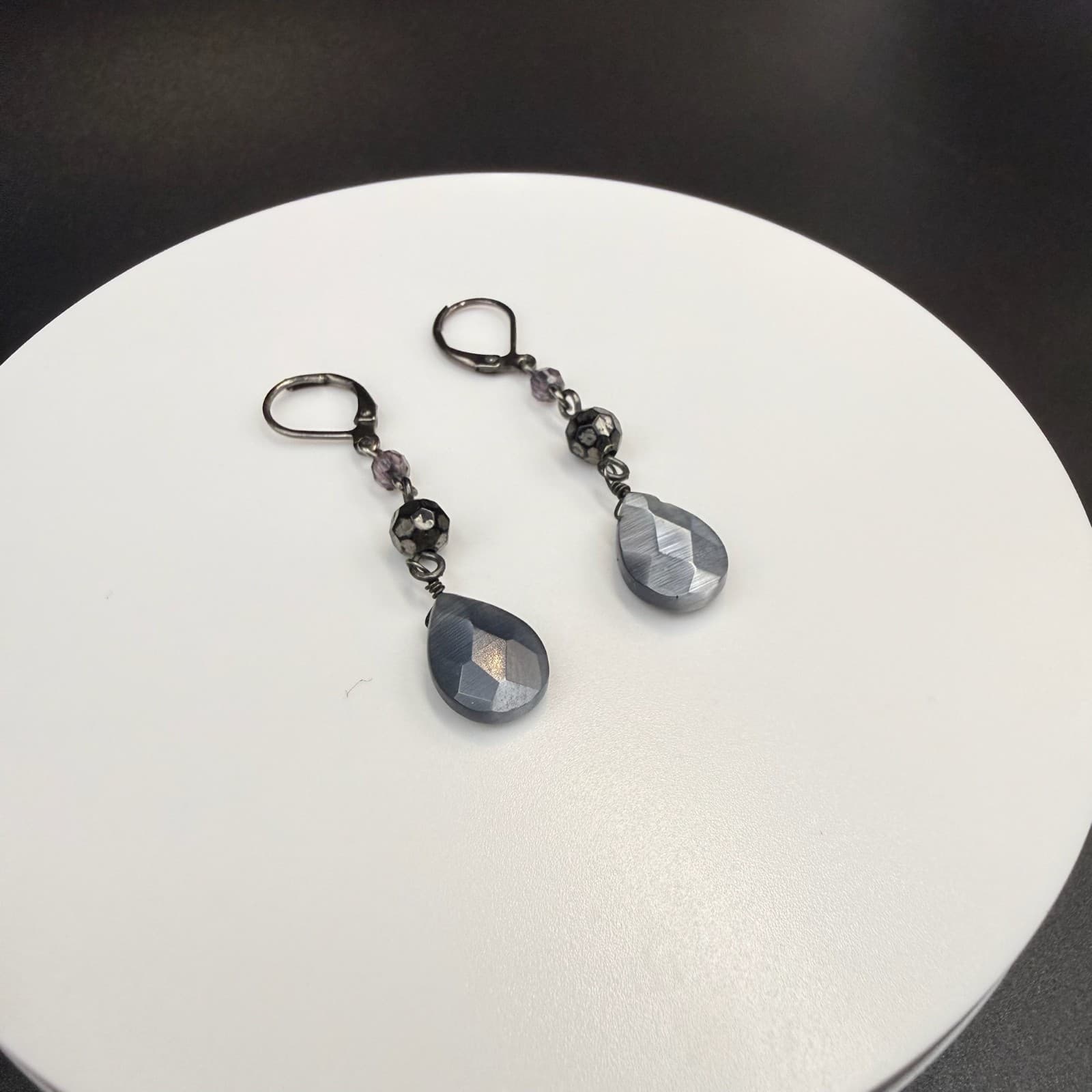 Vintage Faceted Gray Modern Classic Leverback Beaded Teardrop Dangle Earrings - Thumbnail 5