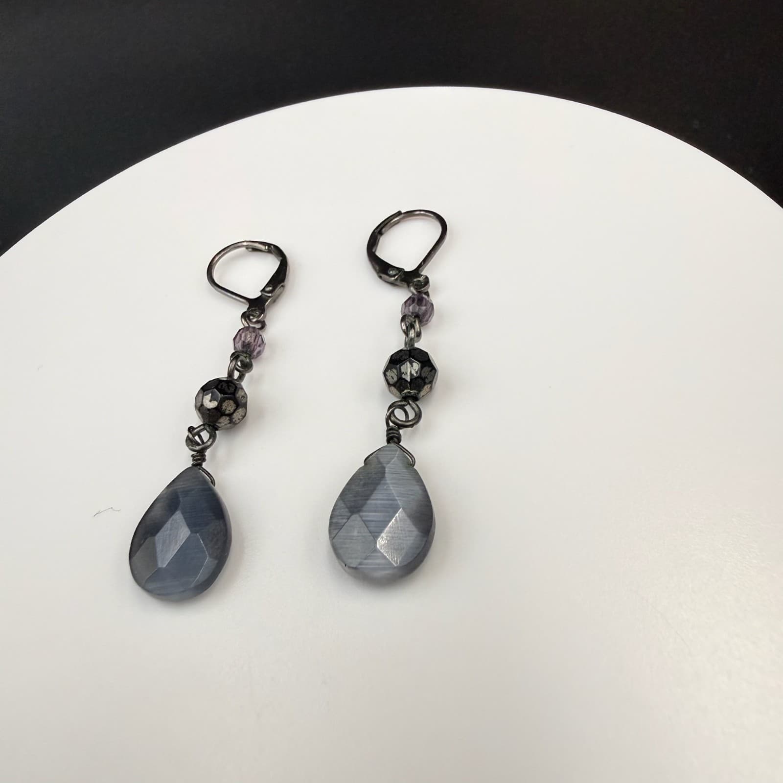 Vintage Faceted Gray Modern Classic Leverback Beaded Teardrop Dangle Earrings - Thumbnail 6