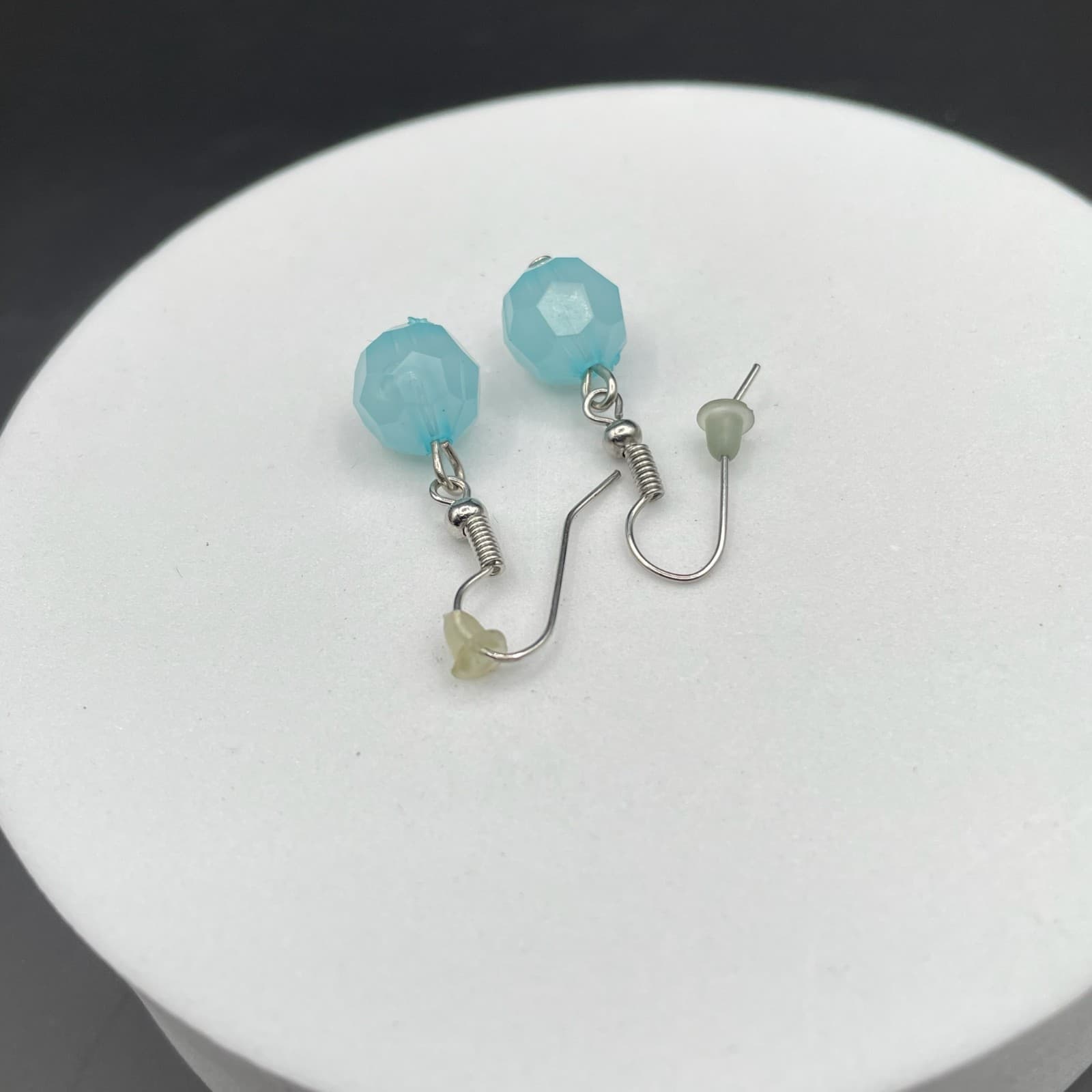 Vintage Silver-Tone Blue Translucent Plastic Faceted Bead Dangle Earrings - Thumbnail 5