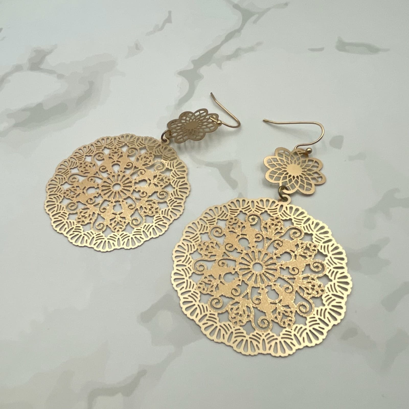 Vintage VTG Gold Tone Statement Dangle Earrings Large Filigree Floral Mandala - Thumbnail 3