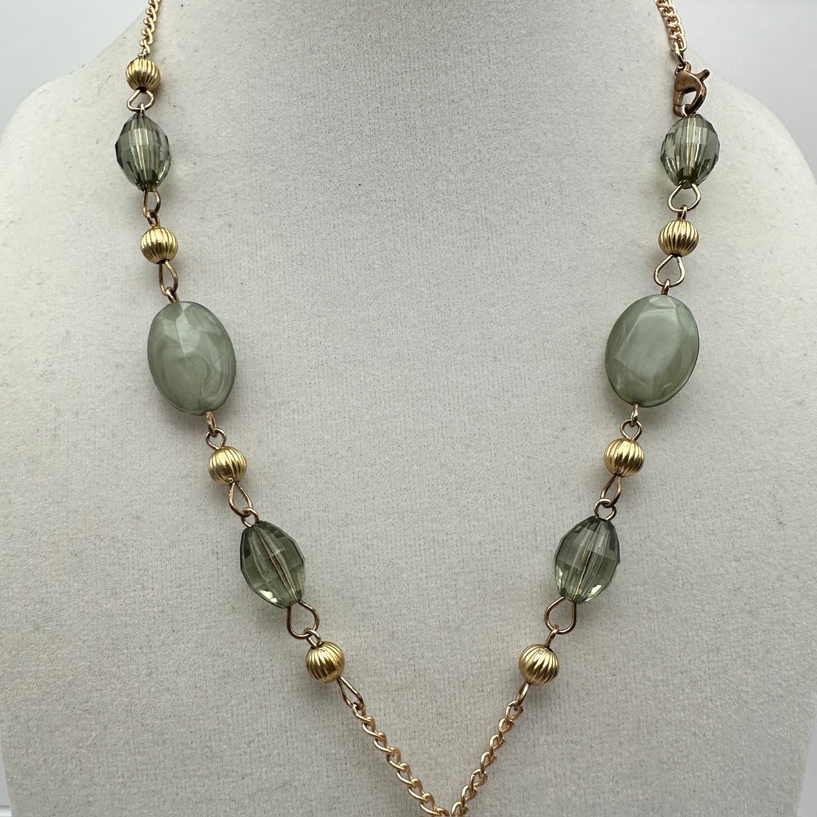 Vintage Gold Tone Chain Necklace Green Acrylic Glass Bead Drop Women's Jewellery - Thumbnail 3