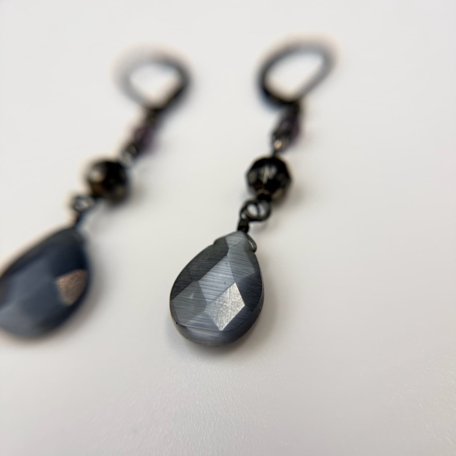 Vintage Faceted Gray Modern Classic Leverback Beaded Teardrop Dangle Earrings - Thumbnail 10