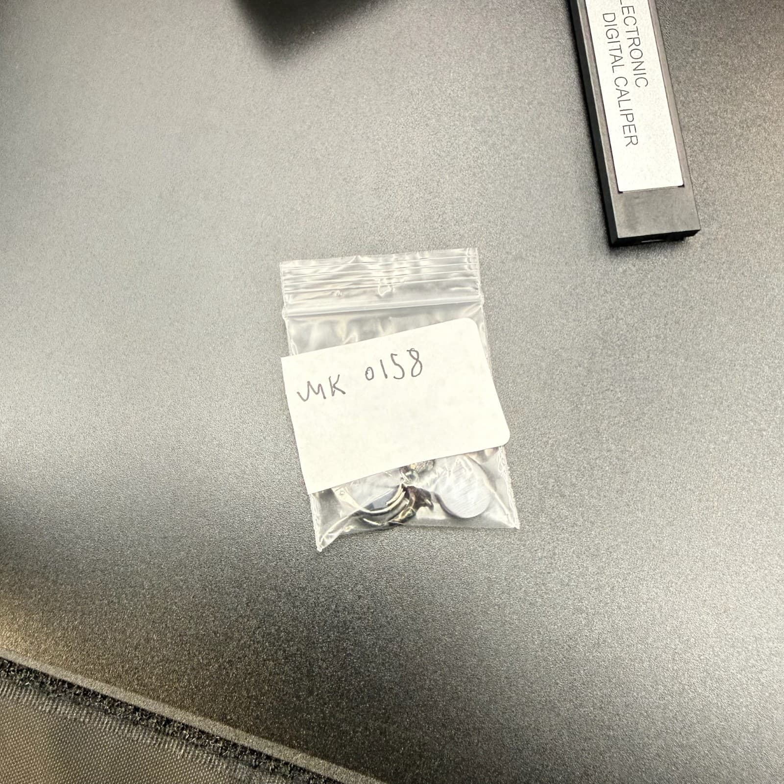 Vintage Faceted Gray Modern Classic Leverback Beaded Teardrop Dangle Earrings - Thumbnail 14