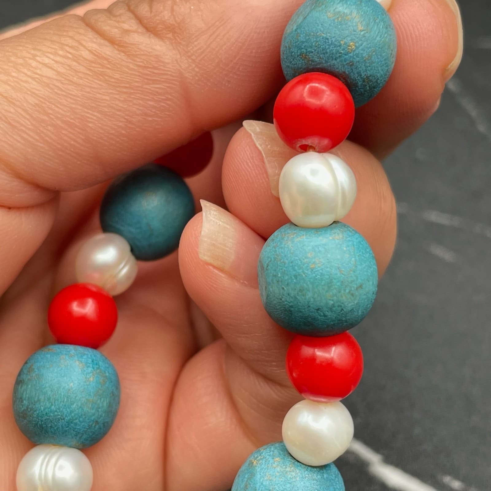 Vintage White Red Plastic Blue Wood Painted Round Elegant Beaded Bracelet - Thumbnail 5