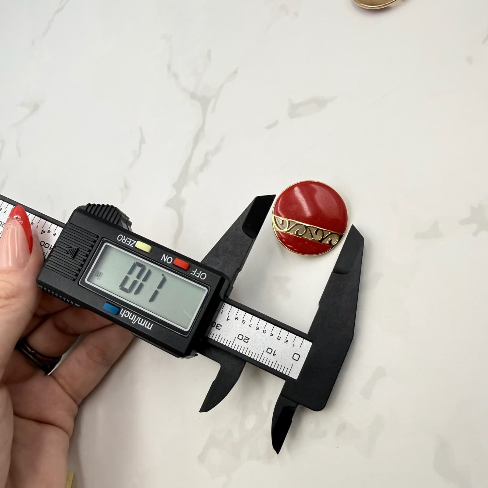 Vintage Monet Red Gold-Toned Classic Fashion Retro Enamel Clip-On Stud Earrings - Thumbnail 9