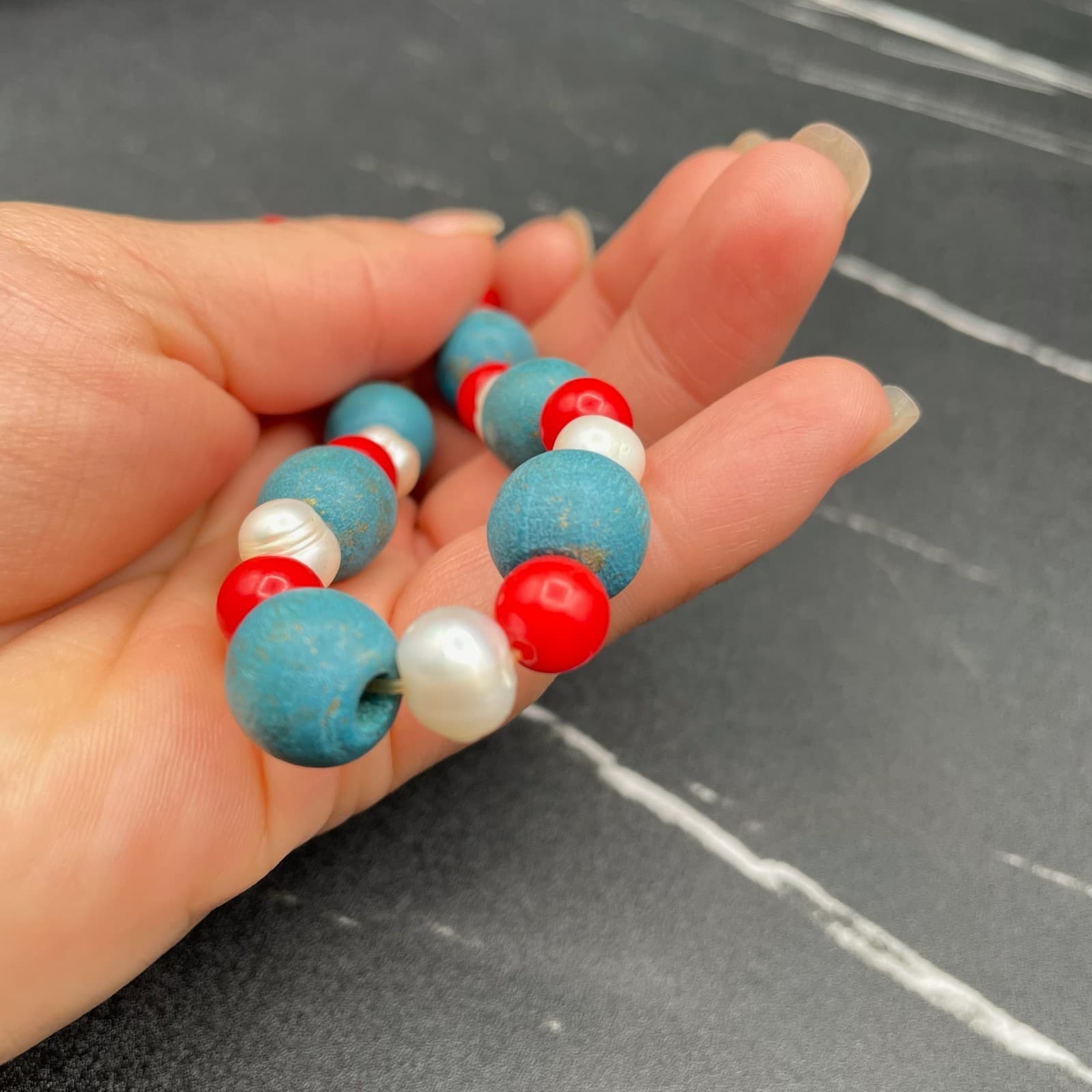 Vintage White Red Plastic Blue Wood Painted Round Elegant Beaded Bracelet - Thumbnail 3