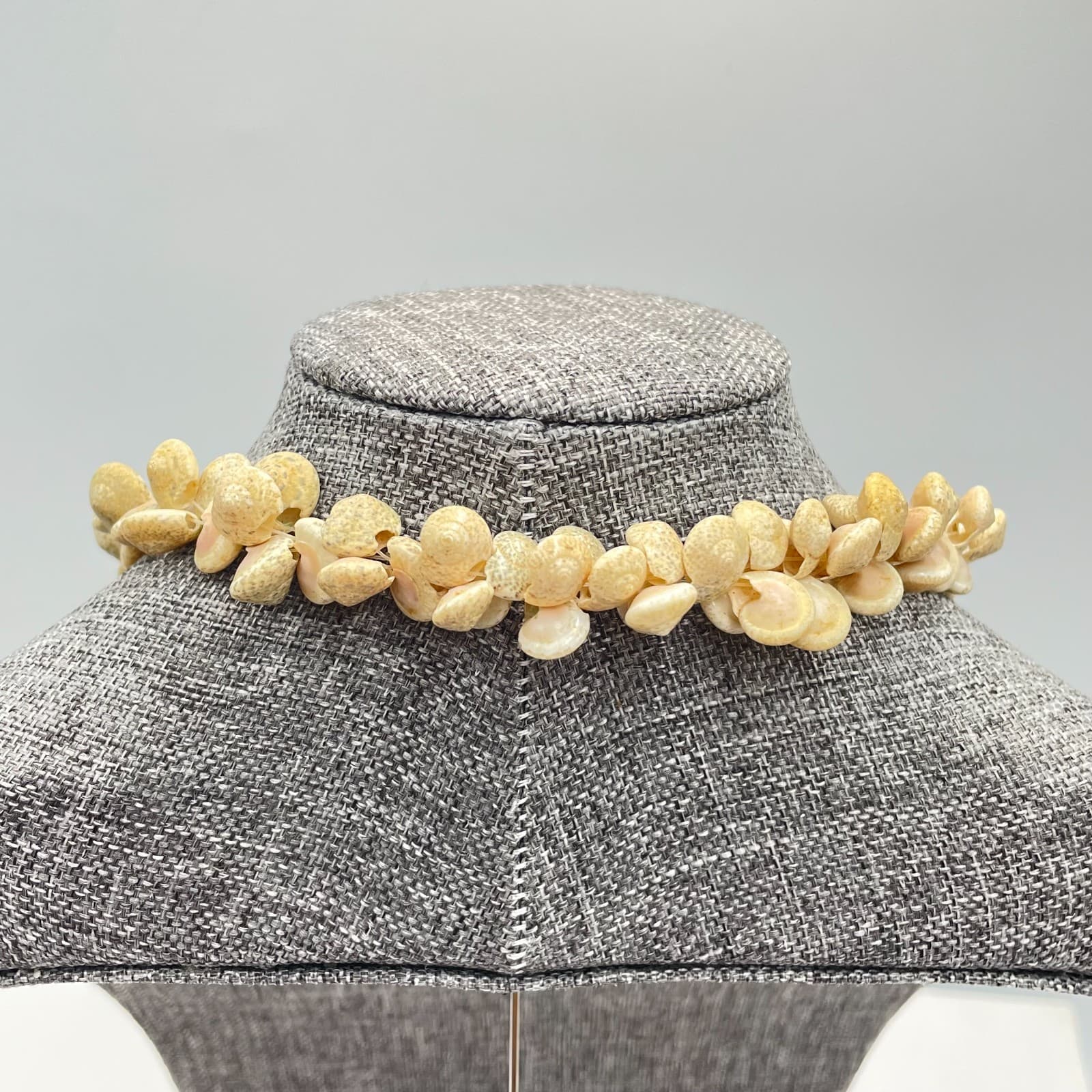 Vintage 80s Cream Shell Lei Strand Necklace Boho Classic Fashion Women's Jewelry - Thumbnail 4