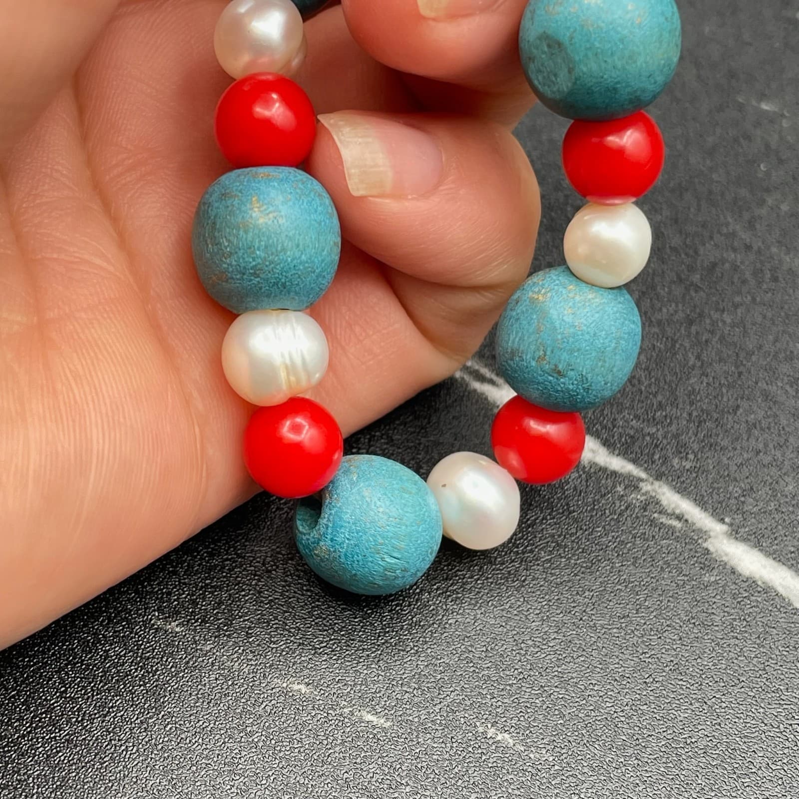 Vintage White Red Plastic Blue Wood Painted Round Elegant Beaded Bracelet - Thumbnail 6