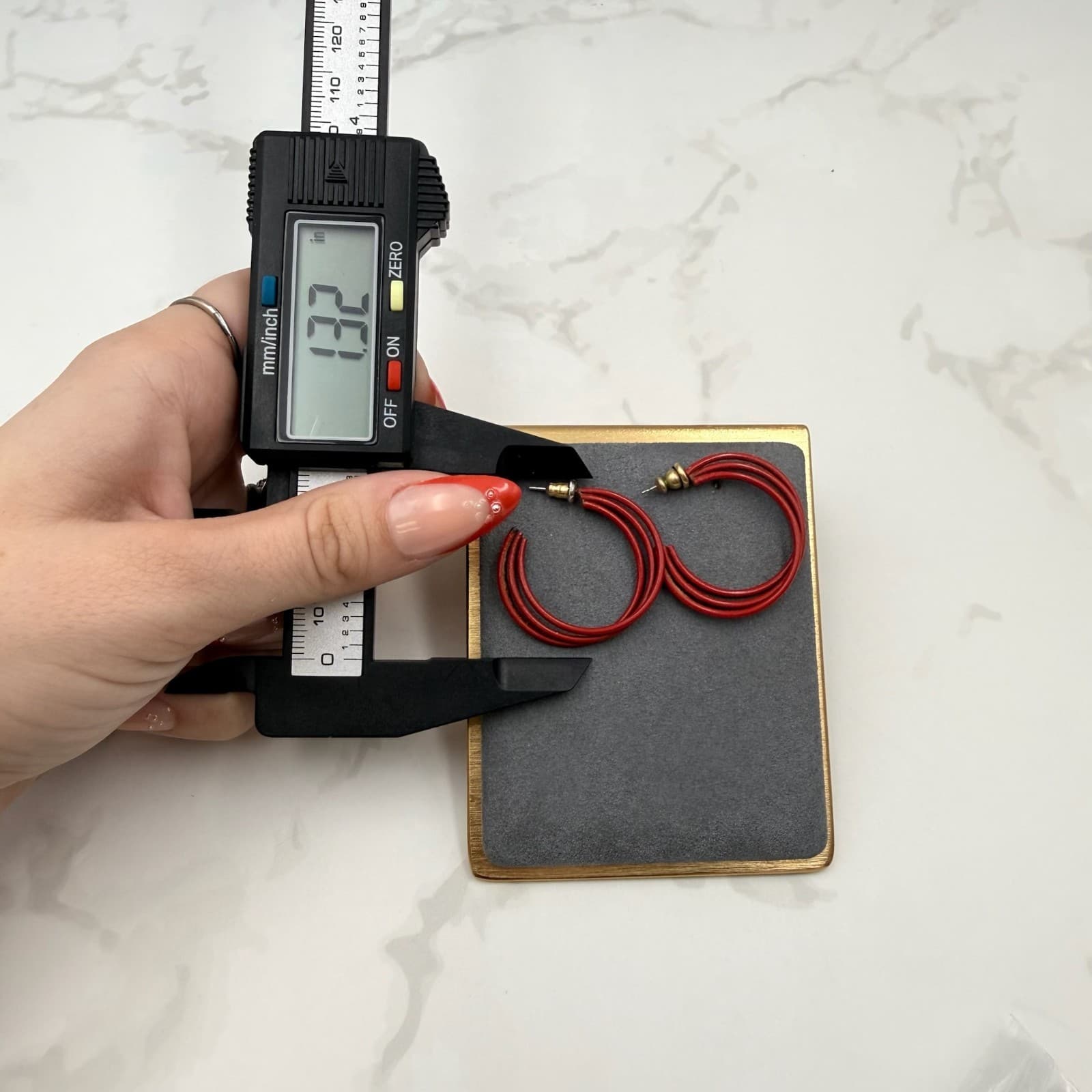 Vintage Red Triple Intertwined Silver Gold-Toned Retro Clip-On Hoop Earrings - Thumbnail 7