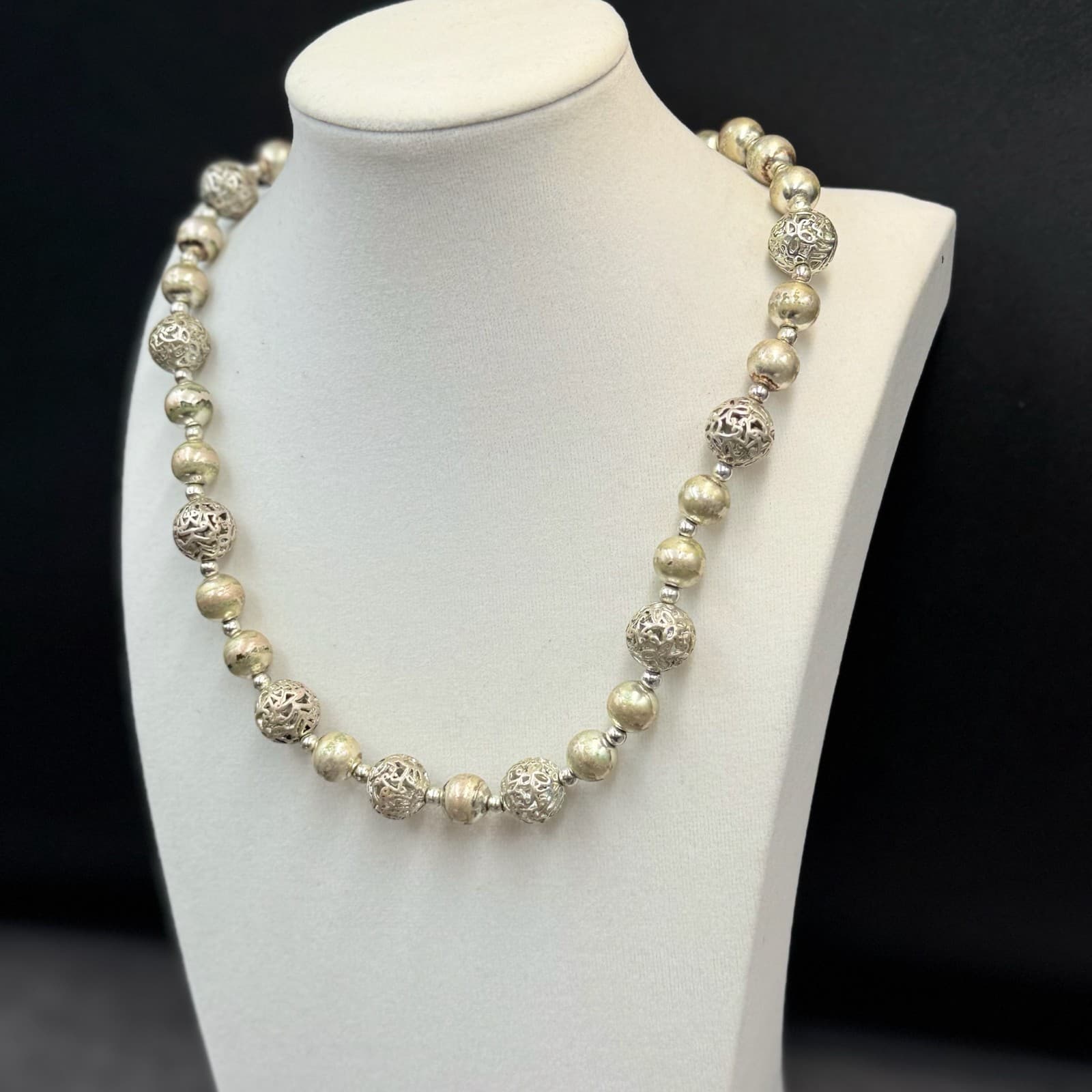 Vintage VTG Silver Tone Beaded Necklace Frosted Matte Openwork Sphere Beads - Thumbnail 3