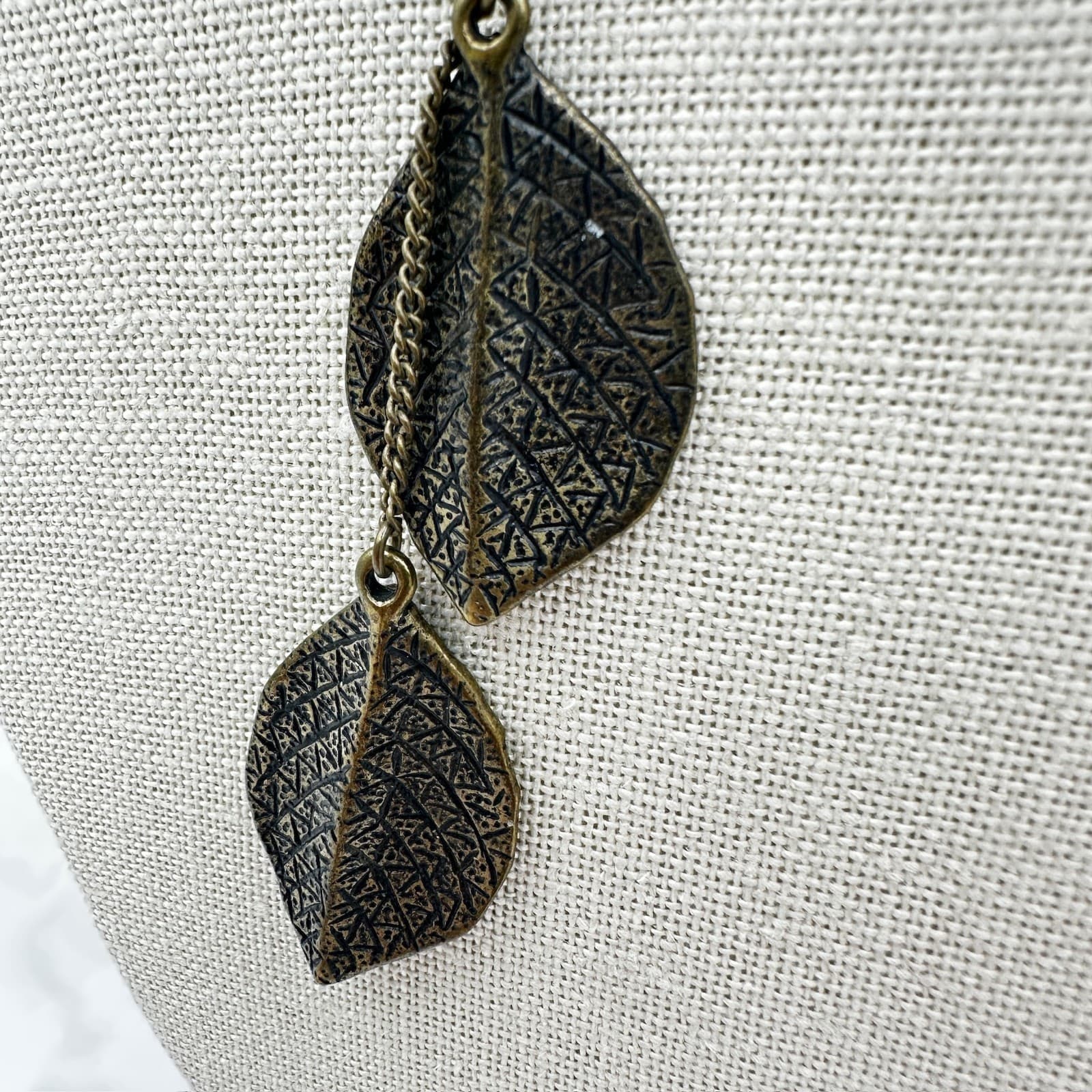 Vintage Black Curb Chain Boho Filigree Double Leaf Pendant Lariat Necklace - Thumbnail 4