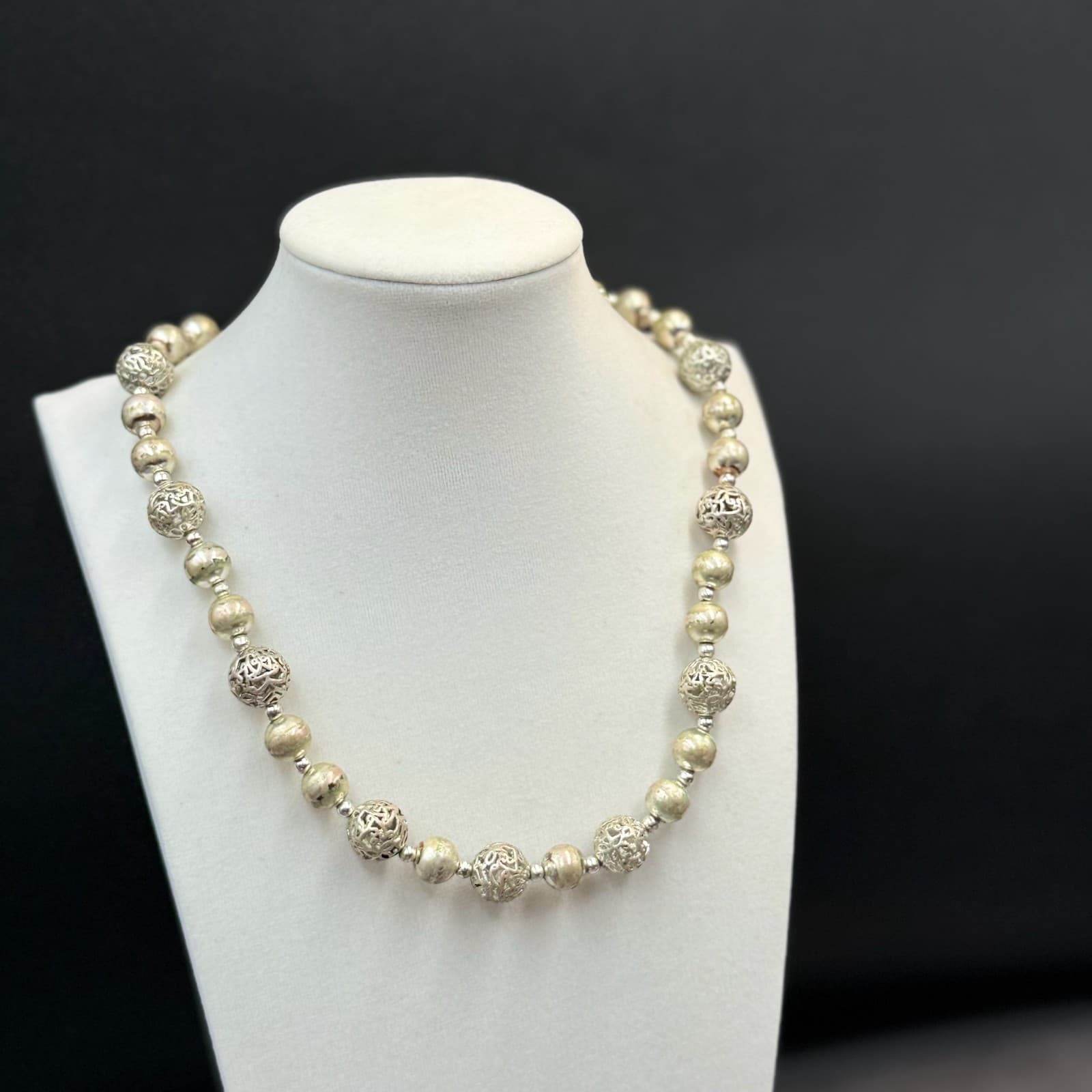 Vintage VTG Silver Tone Beaded Necklace Frosted Matte Openwork Sphere Beads - Thumbnail 5