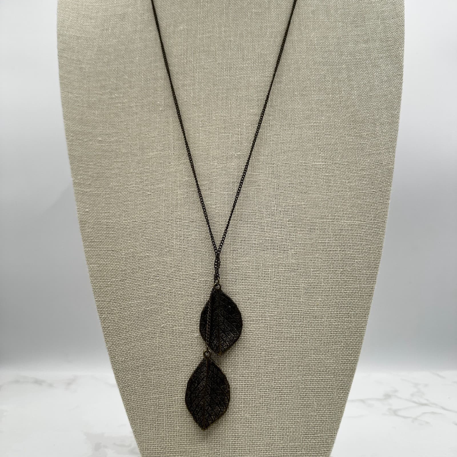 Vintage Black Curb Chain Boho Filigree Double Leaf Pendant Lariat Necklace - Thumbnail 6