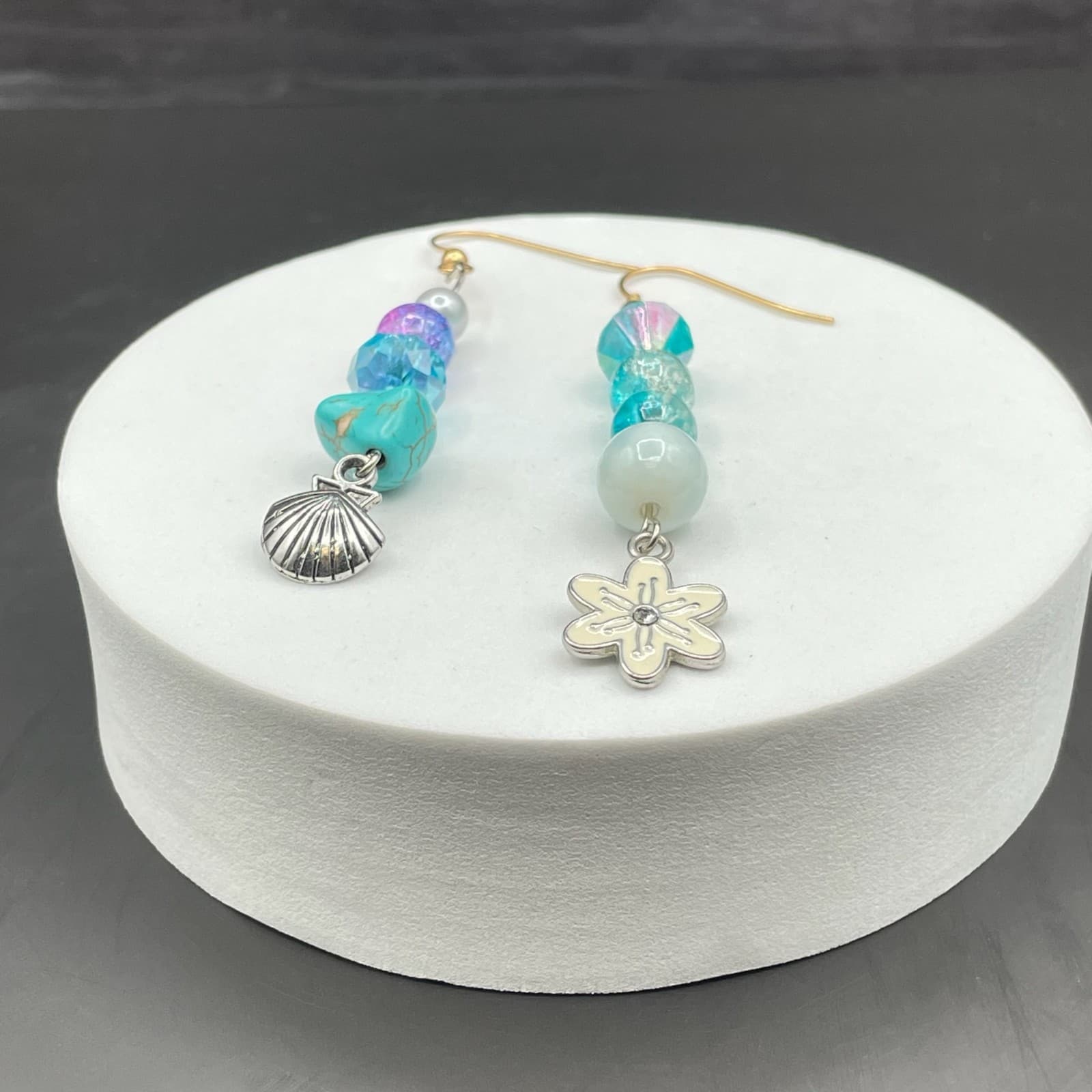 Vintage VTG Clay Stone, Plastic & Glass Blue Beaded Ocean Nature Charm Dangle - Thumbnail 9