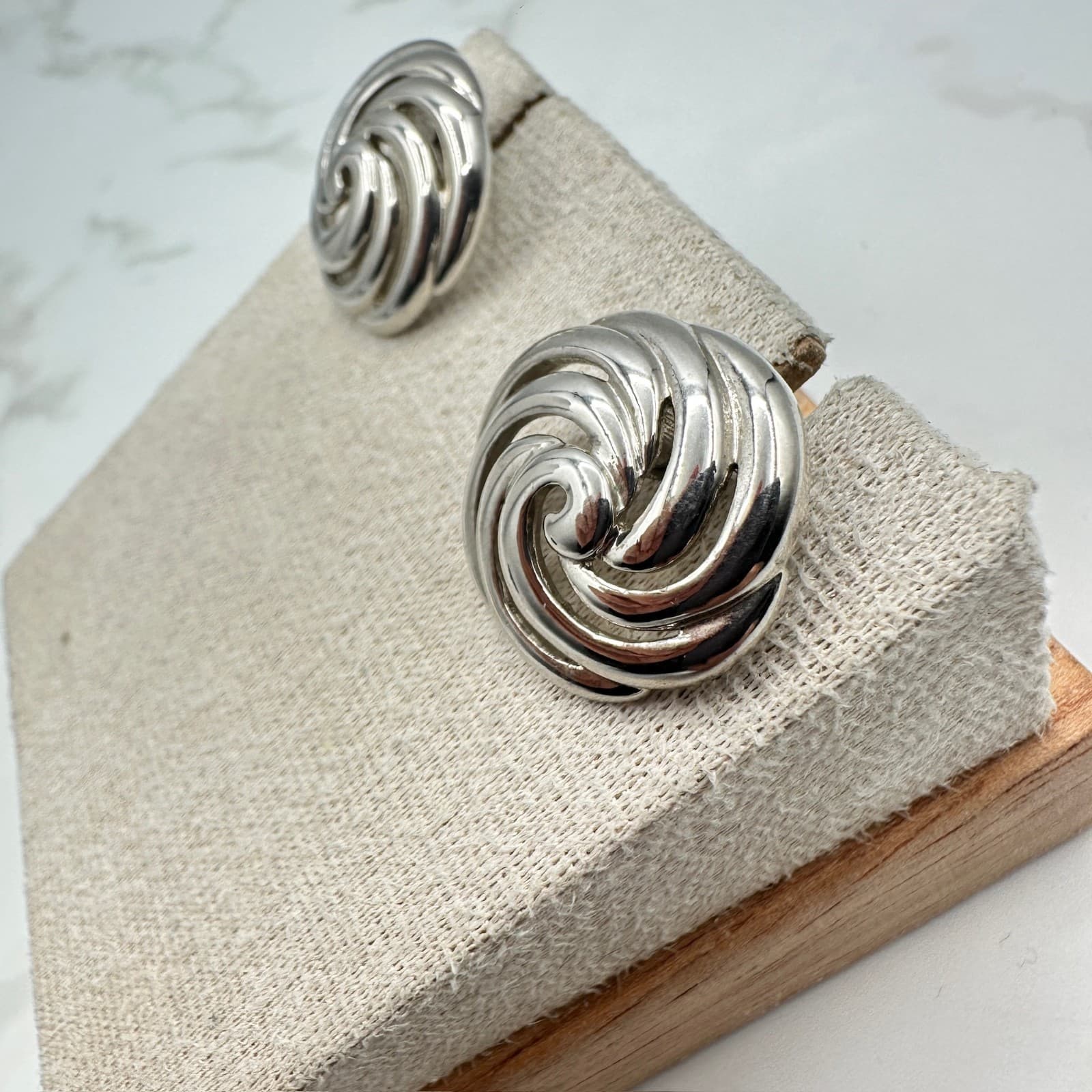 Vintage Napier Silver-Tone Swirl Spiral Fashion Retro Clip-On Pierced Earrings - Thumbnail 3