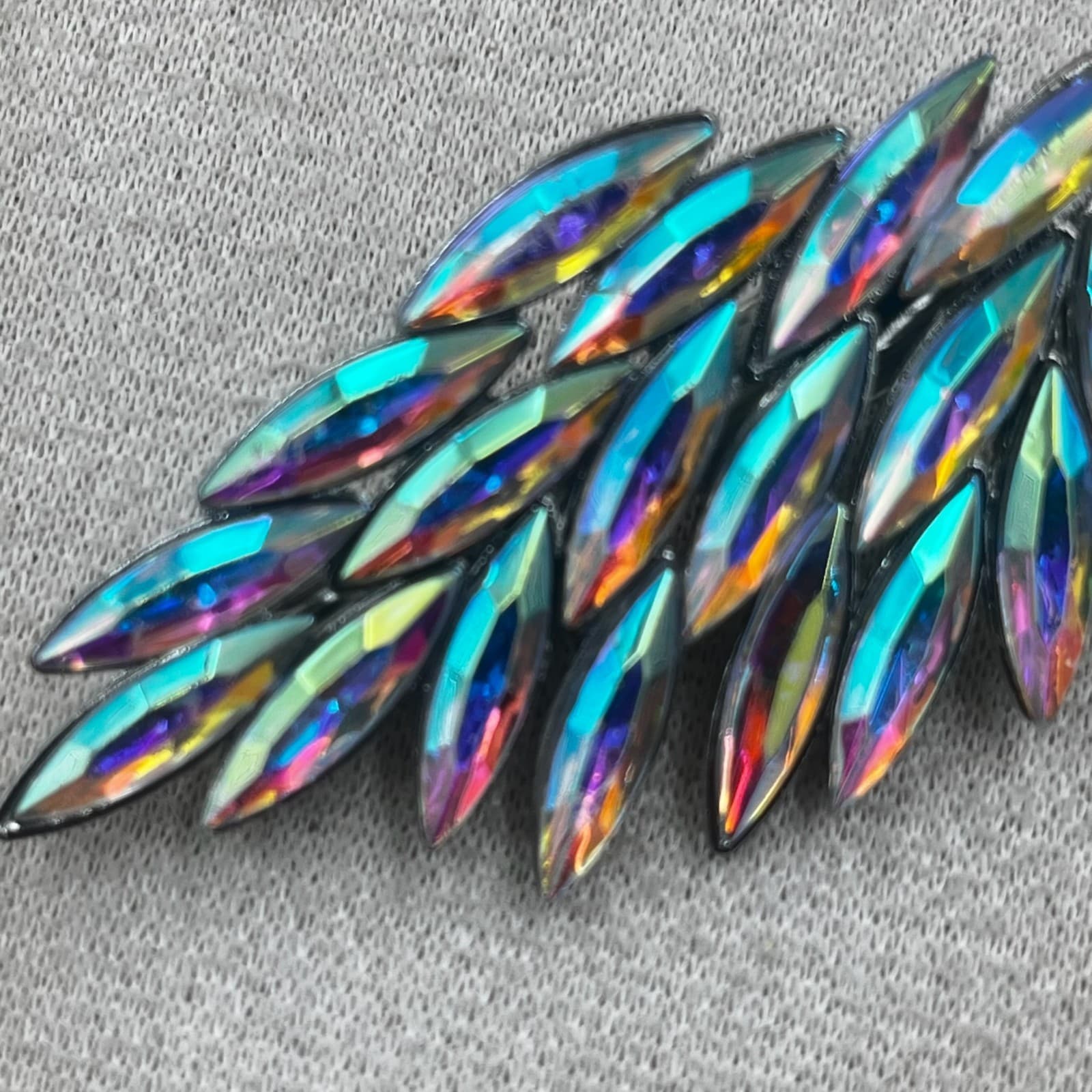 Vintage Sherman-Style Aurora Borealis Crystal Leaf Brooch / Hair Clip - Thumbnail 4