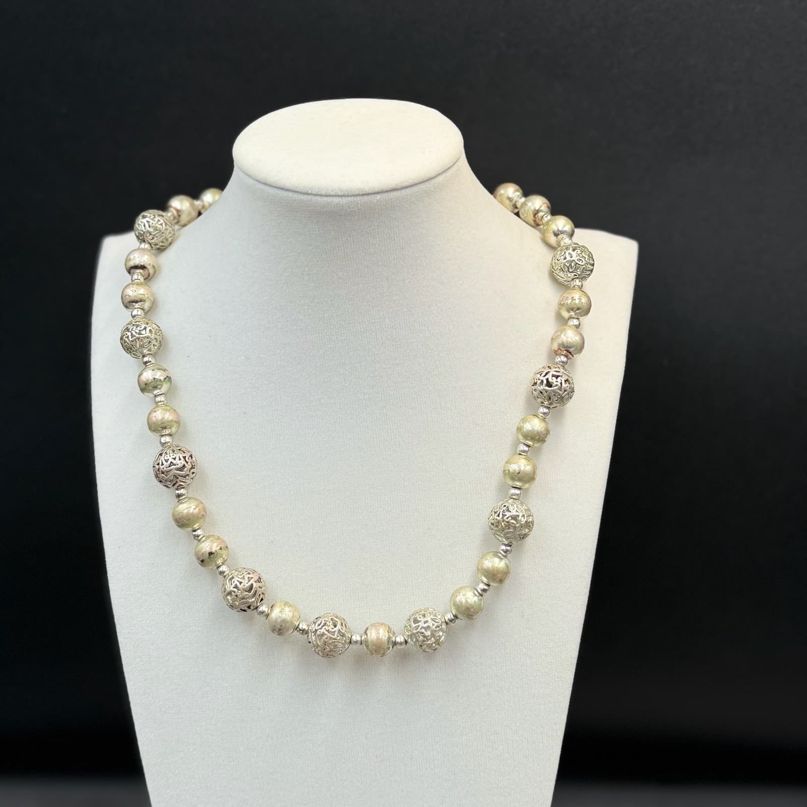 Vintage VTG Silver Tone Beaded Necklace Frosted Matte Openwork Sphere Beads - Thumbnail 4